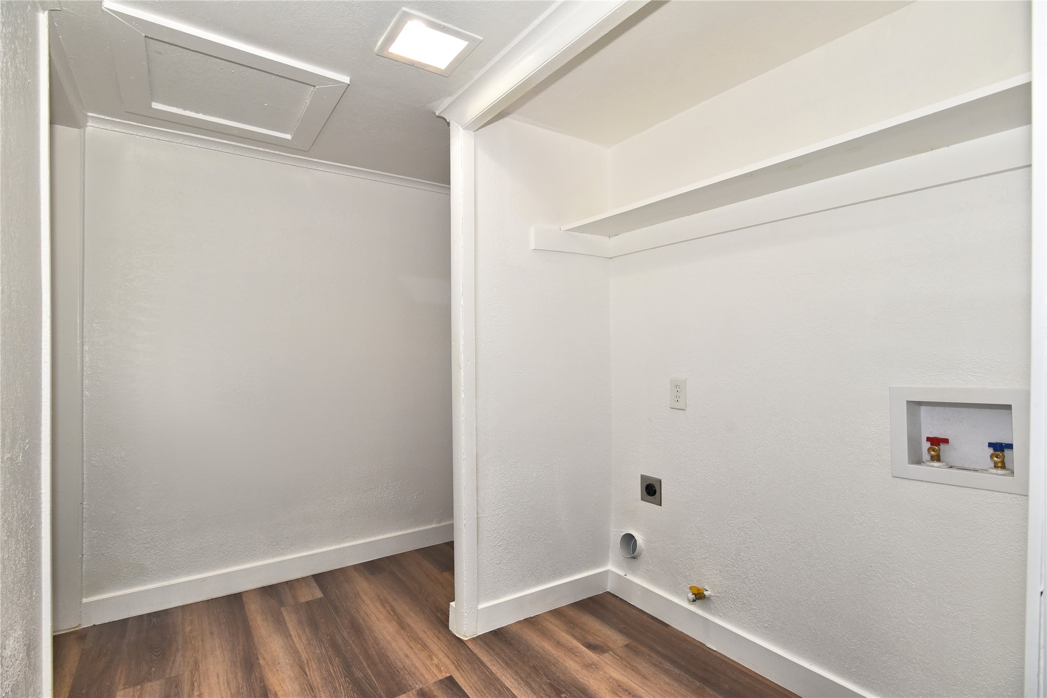 2128 N Saint Louis Avenue Property Photo 17