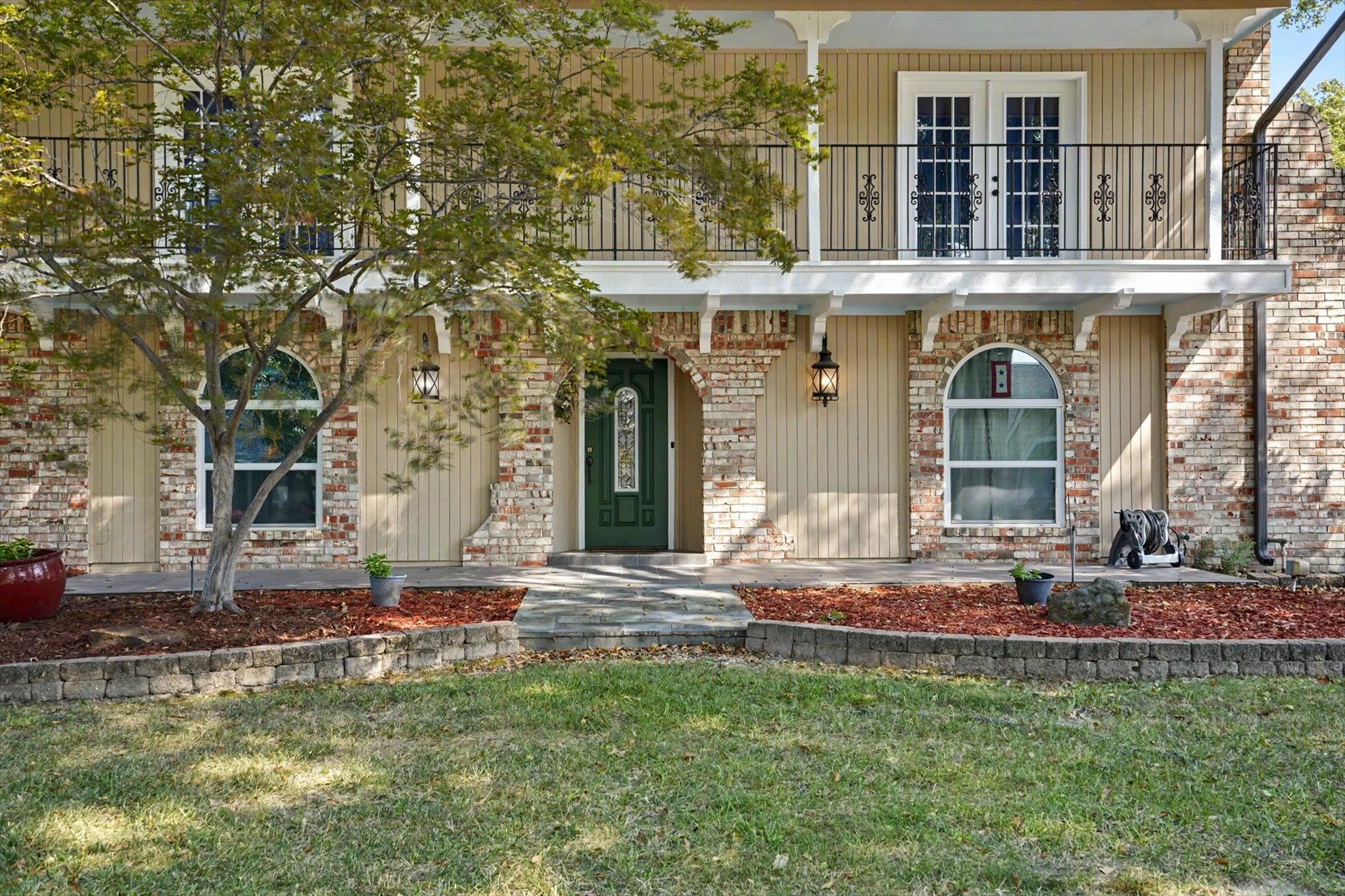 502 Fairway Drive Property Photo 4