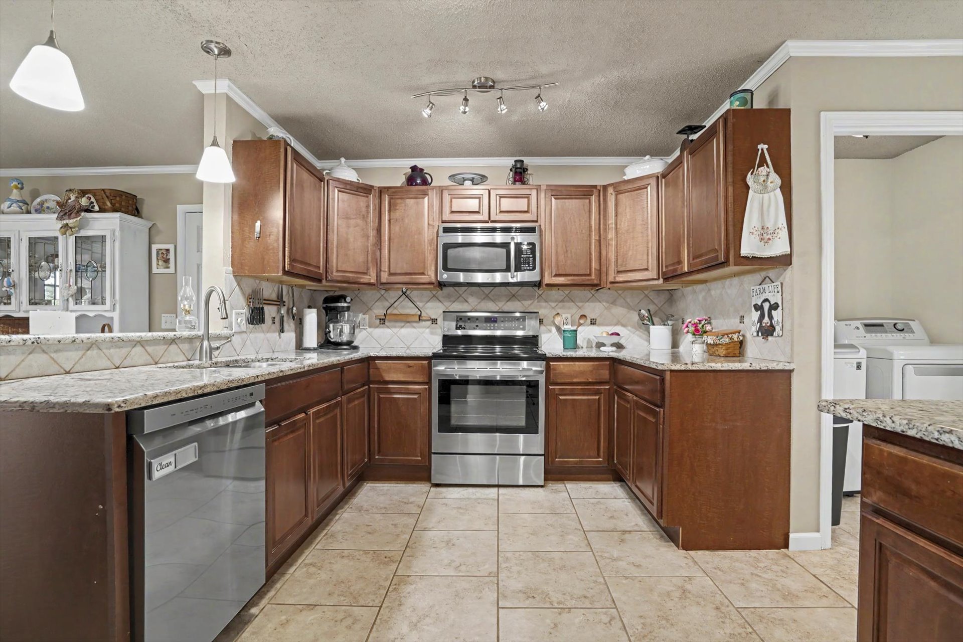 502 Fairway Drive Property Photo 14