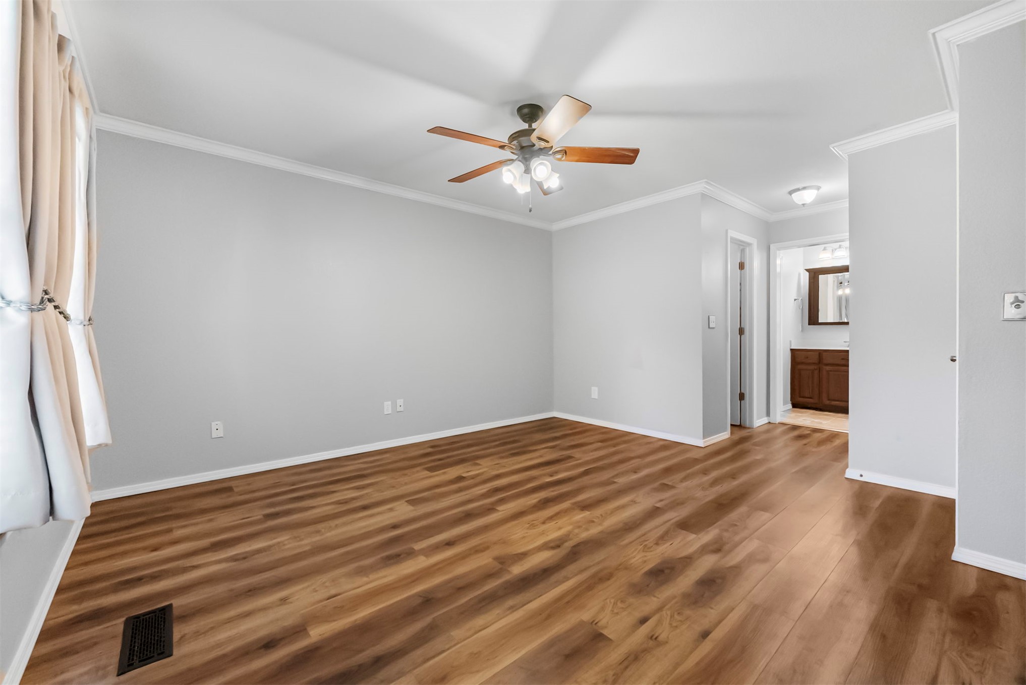 24010 N King Court S Property Photo 20