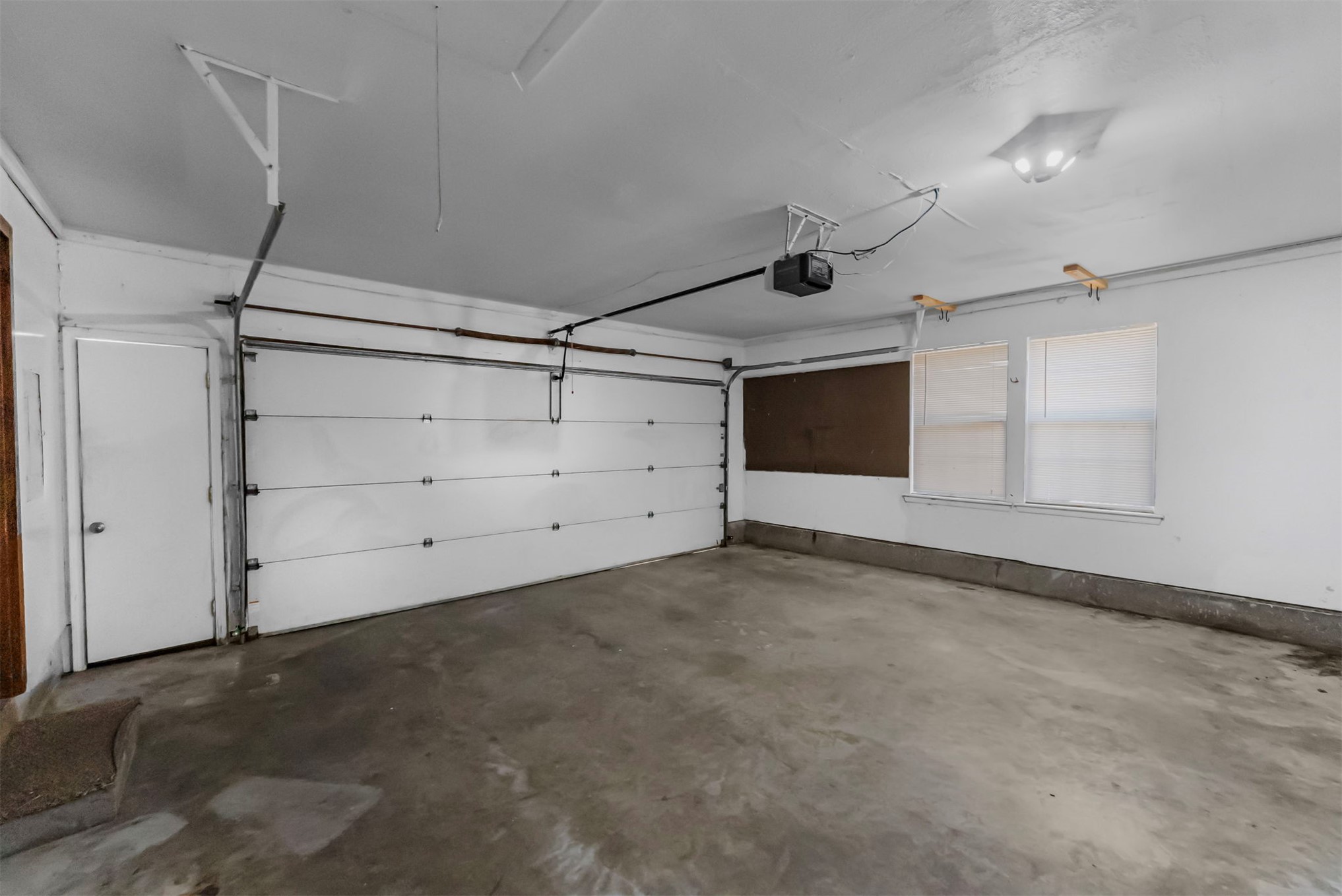 24010 N King Court S Property Photo 45