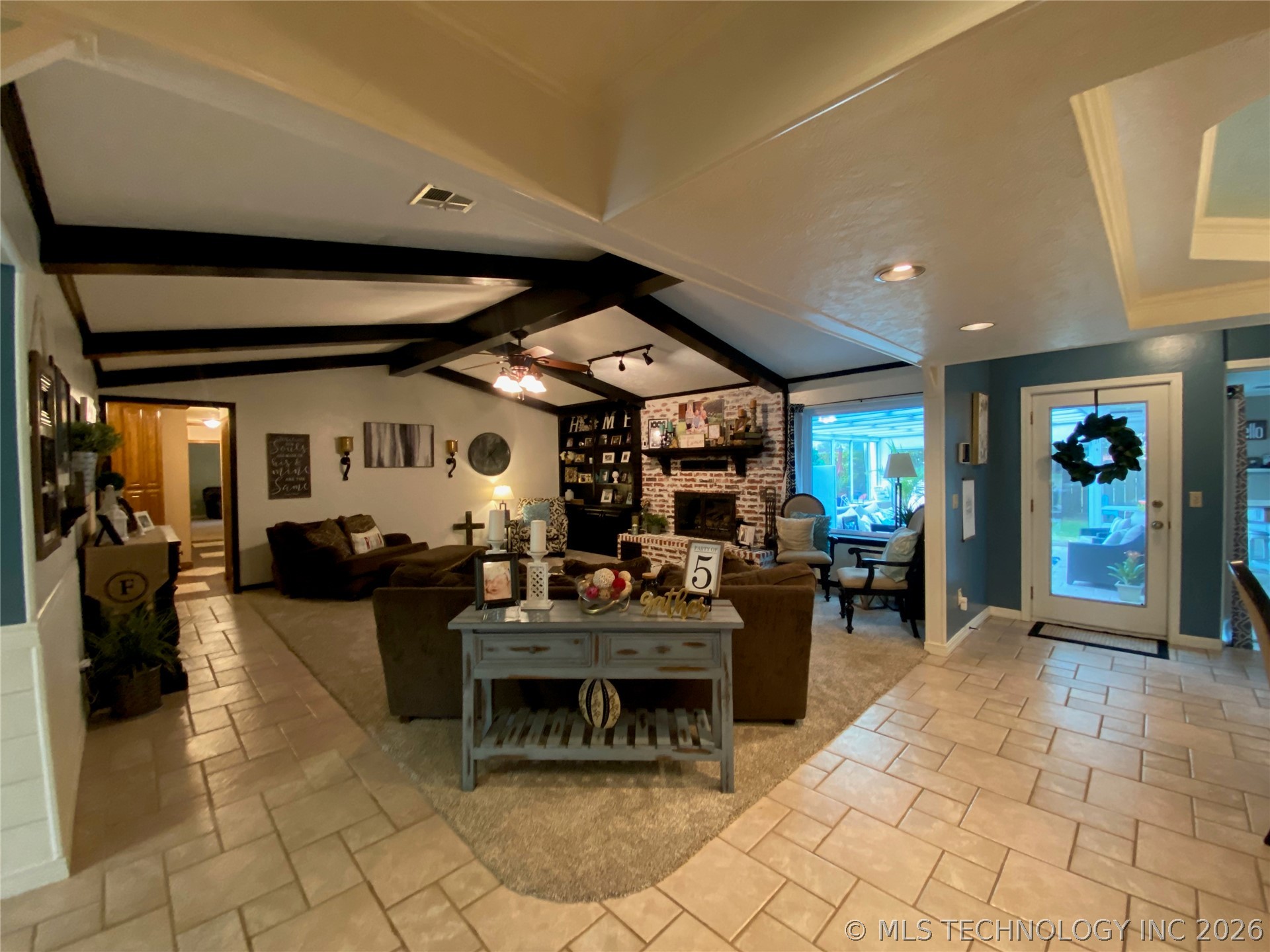 1023 Oak Property Photo 3