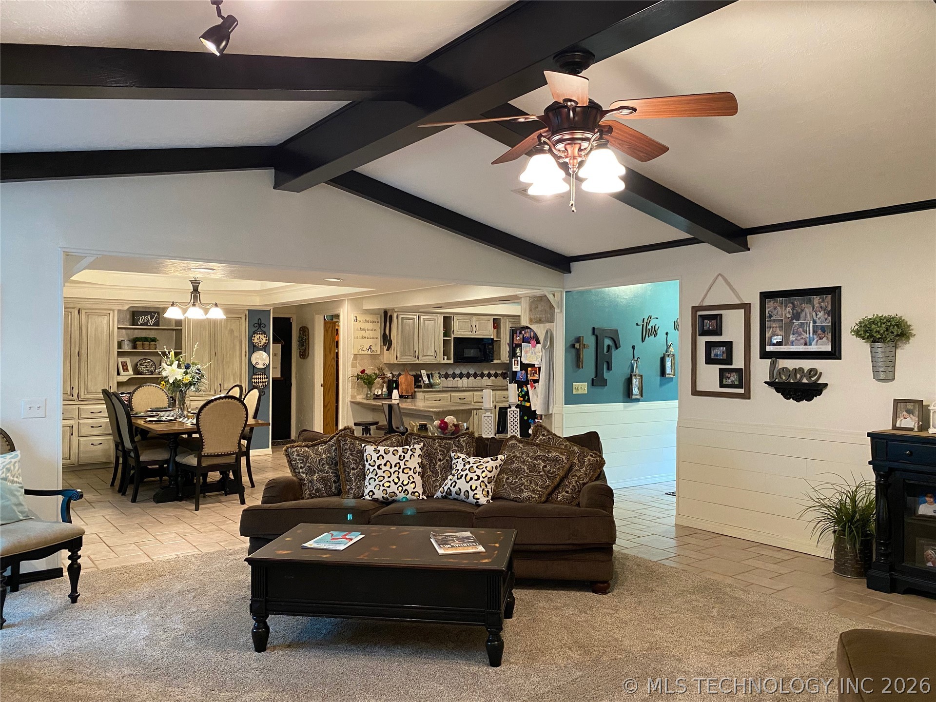 1023 Oak Property Photo 7