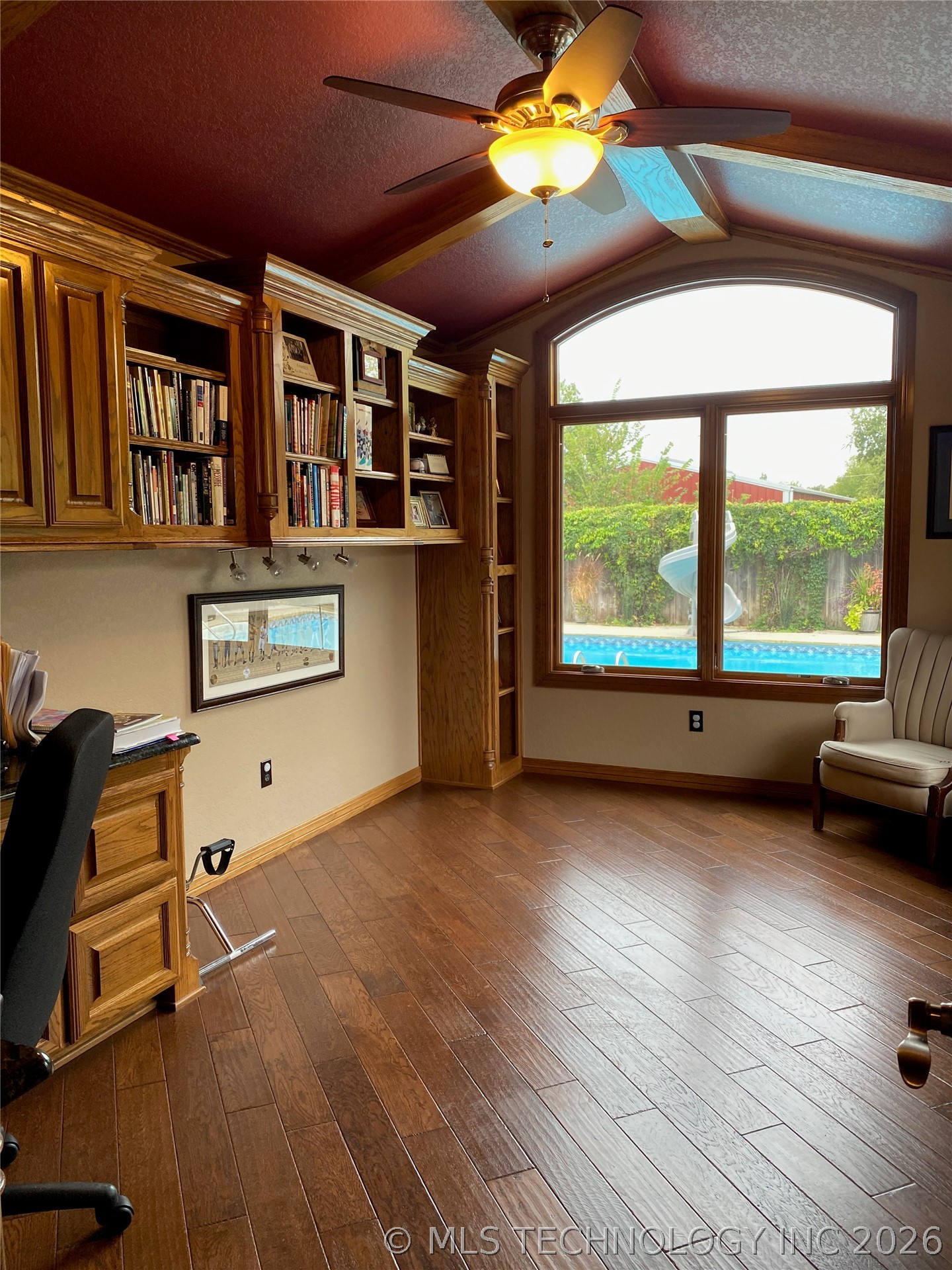 1023 Oak Property Photo 26