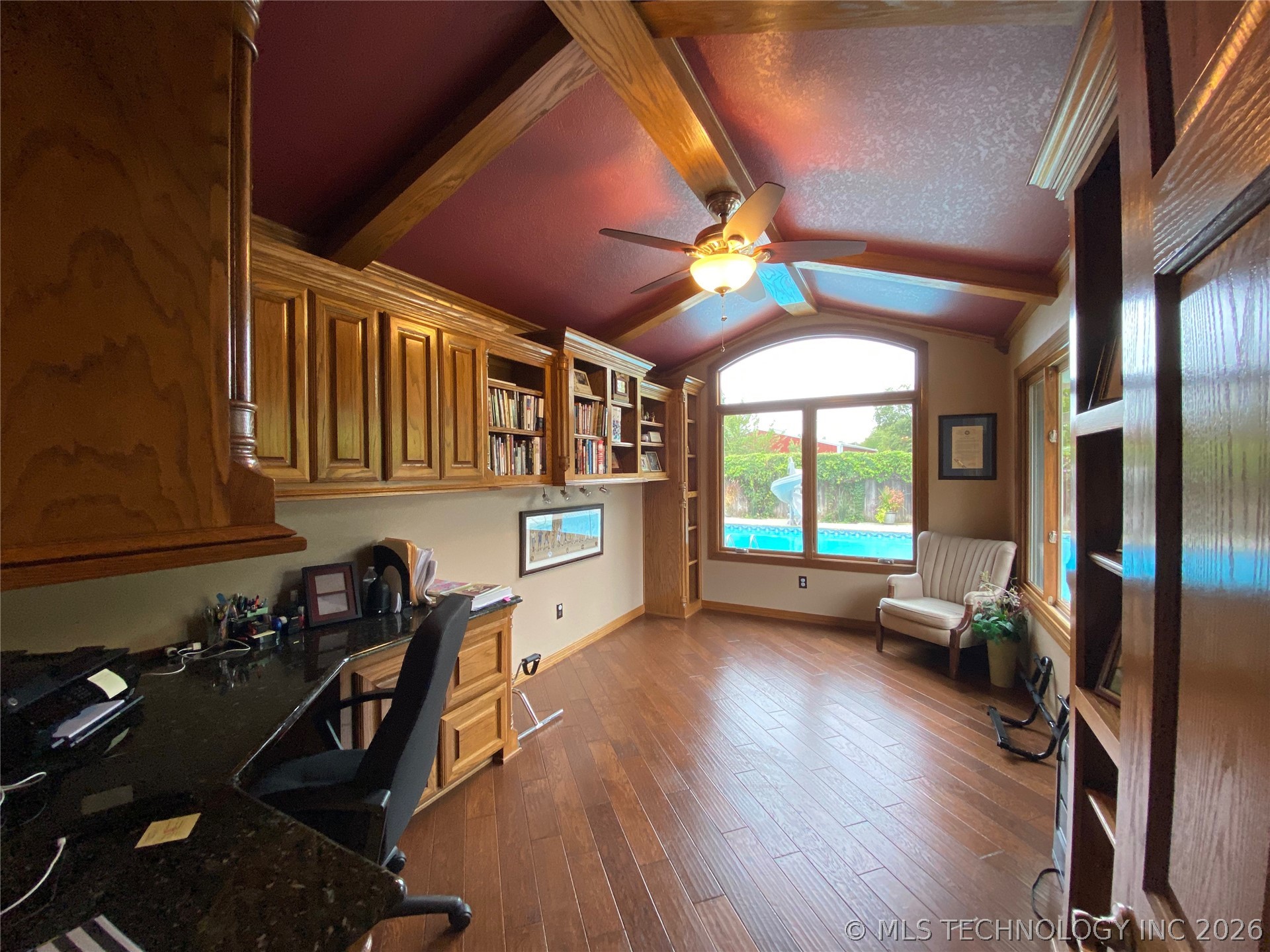 1023 Oak Property Photo 27