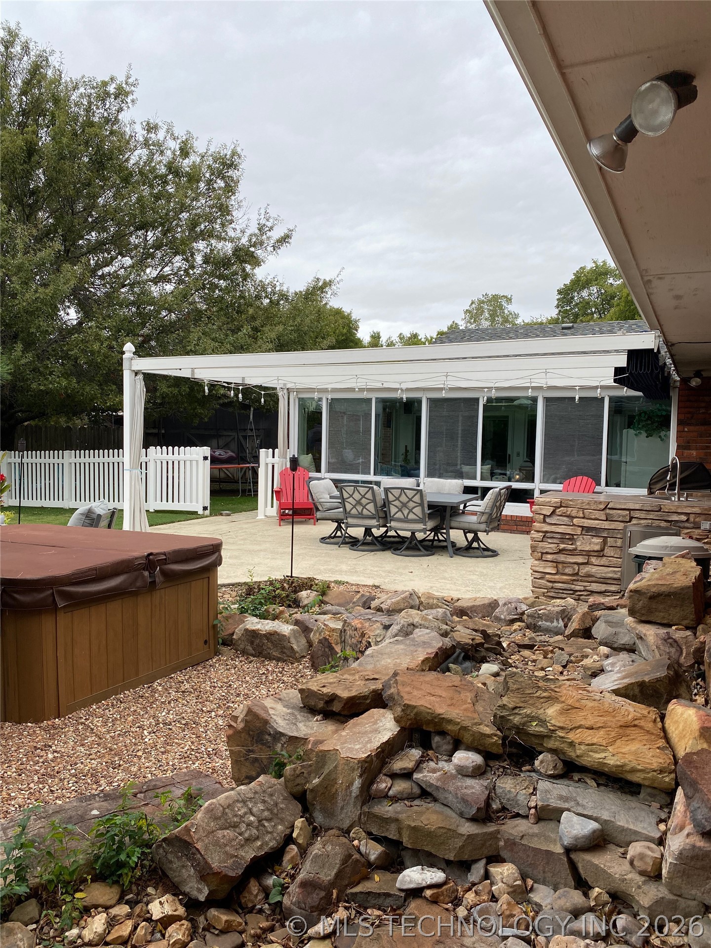 1023 Oak Property Photo 37