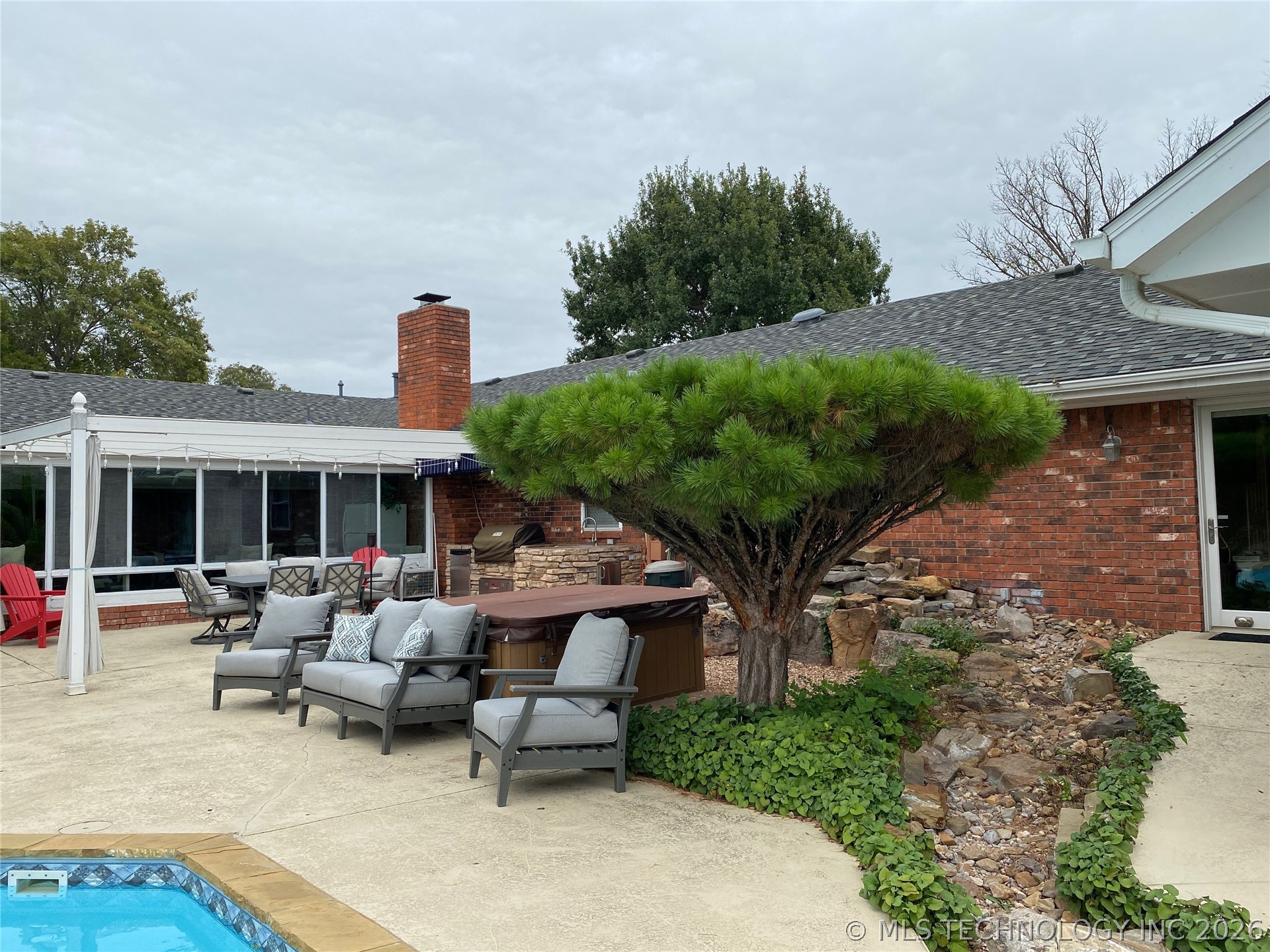 1023 Oak Property Photo 40
