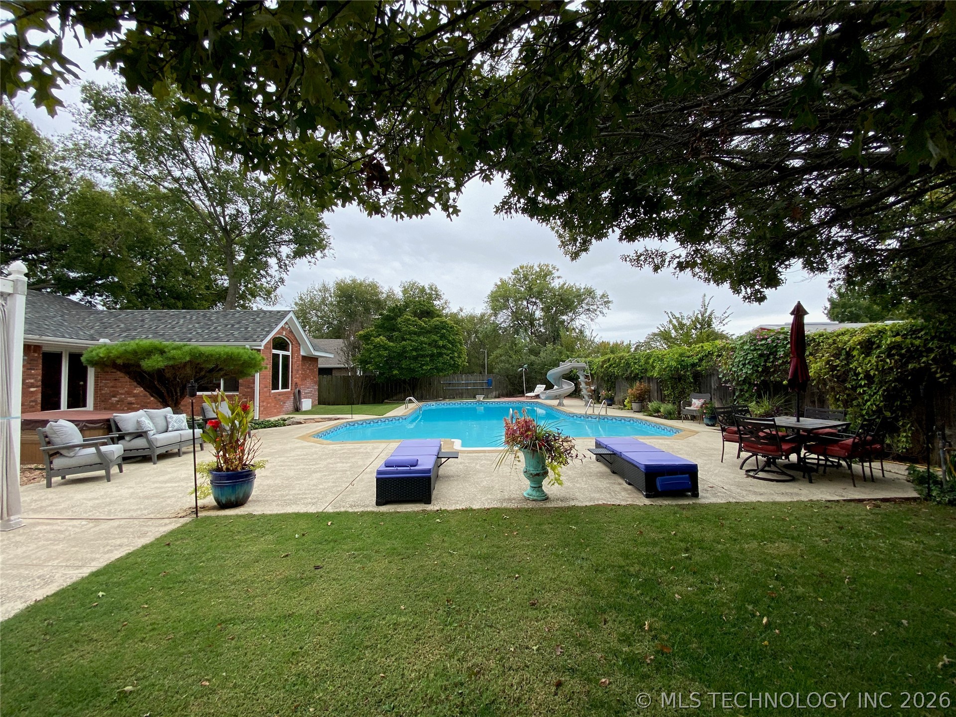 1023 Oak Property Photo 41