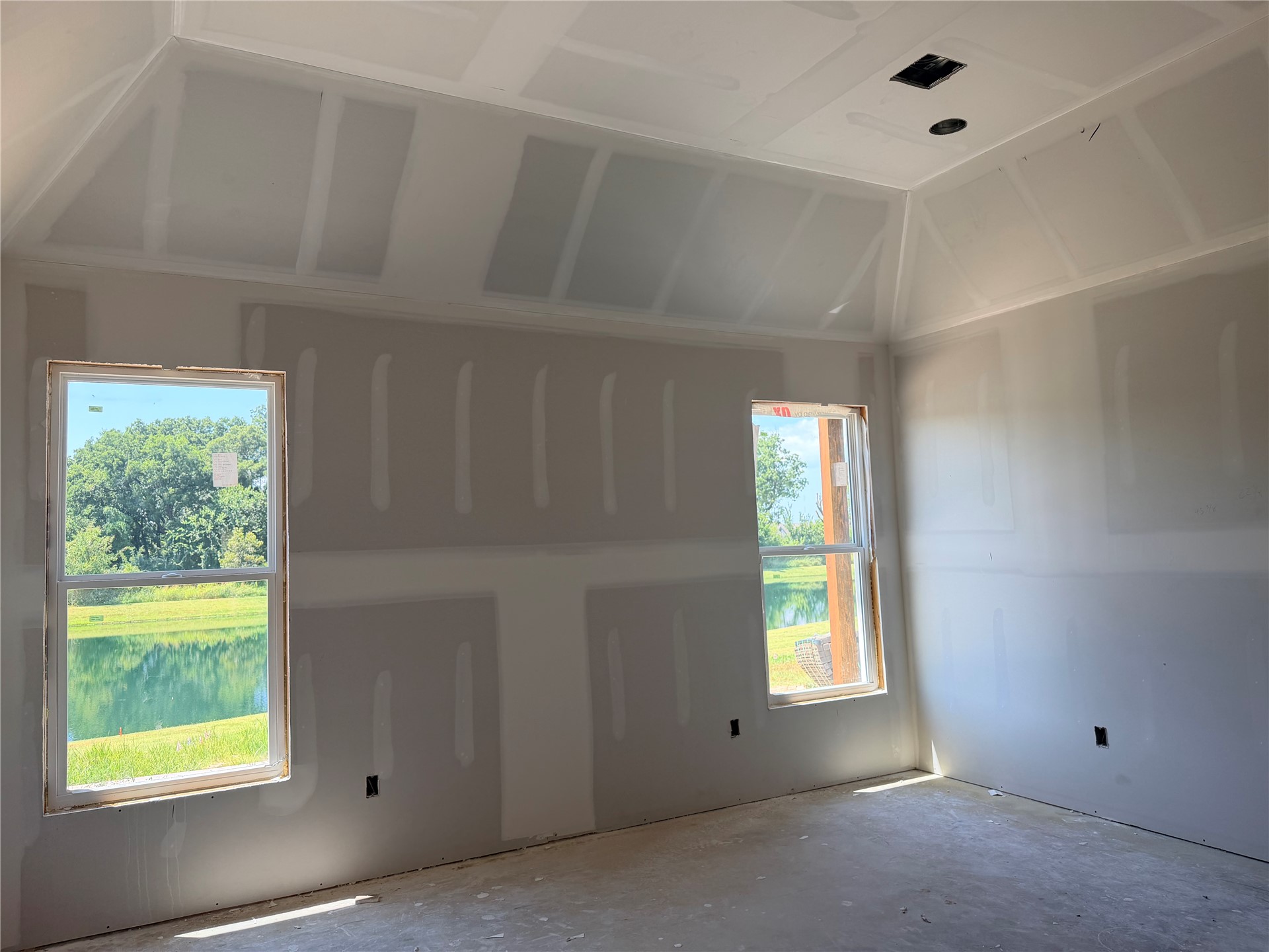 6812 S Umbrella Avenue Property Photo 13