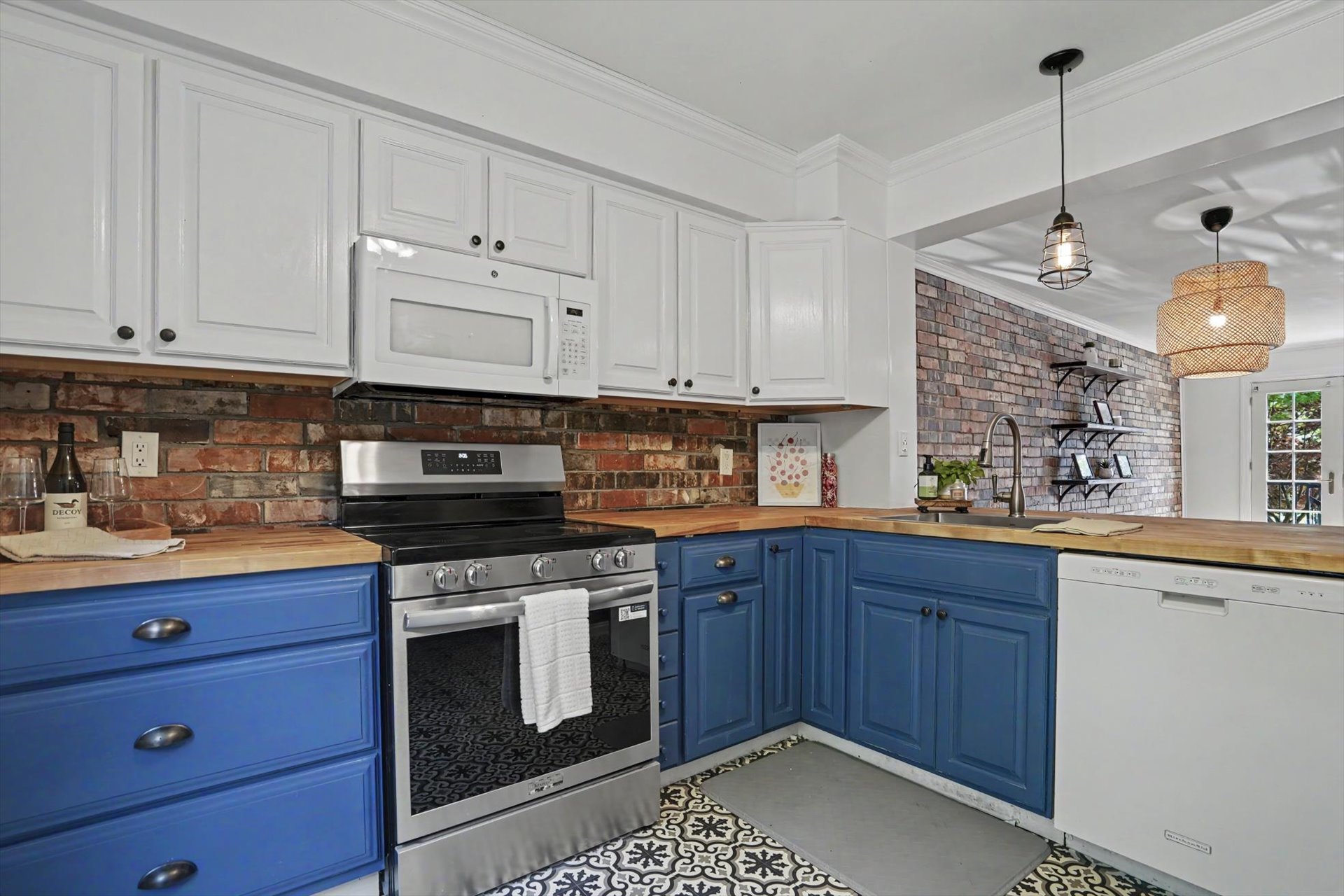 217 W 18th Street 16 Property Photo 10