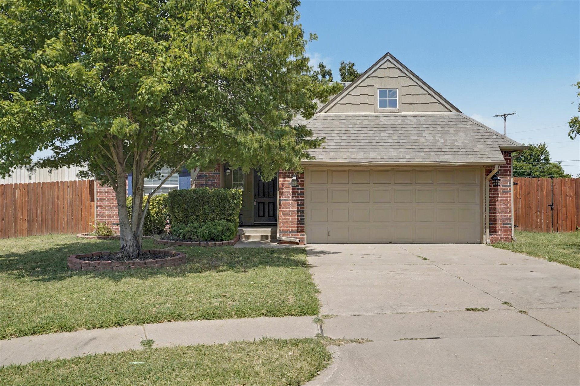 3630 E Berkeley Street Property Photo 3
