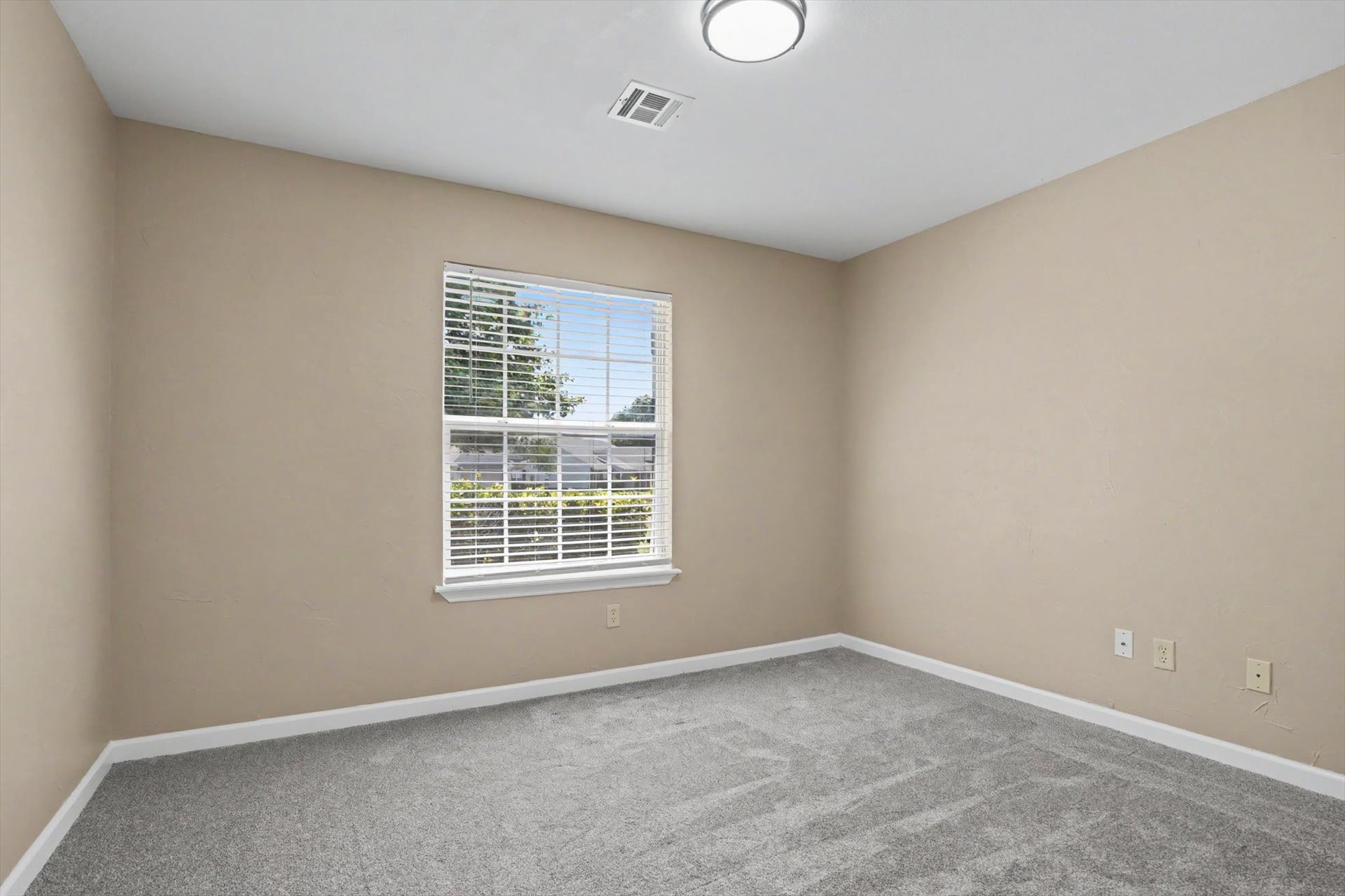 3630 E Berkeley Street Property Photo 34