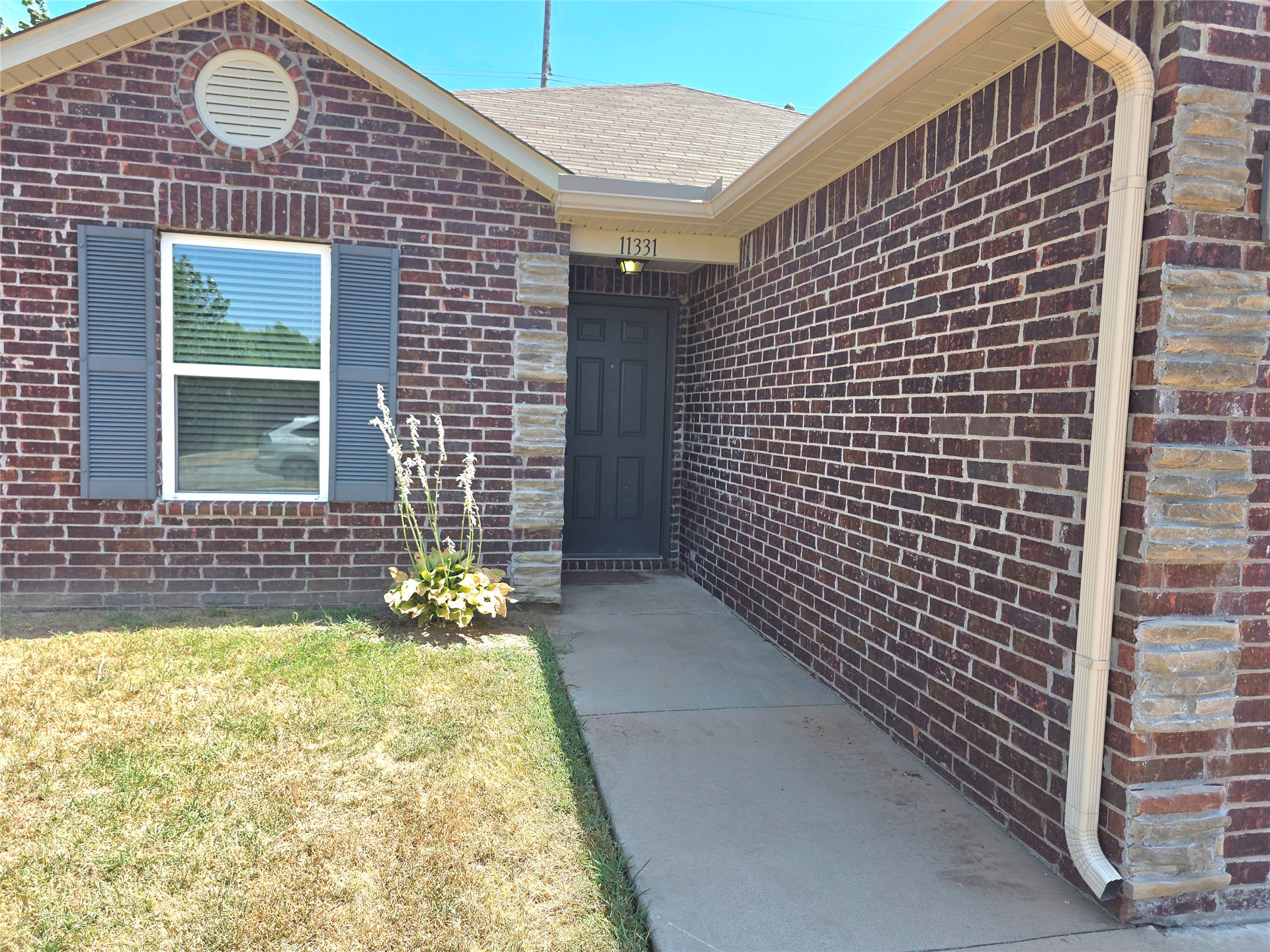 11331 S 240 Avenue E Property Photo 2