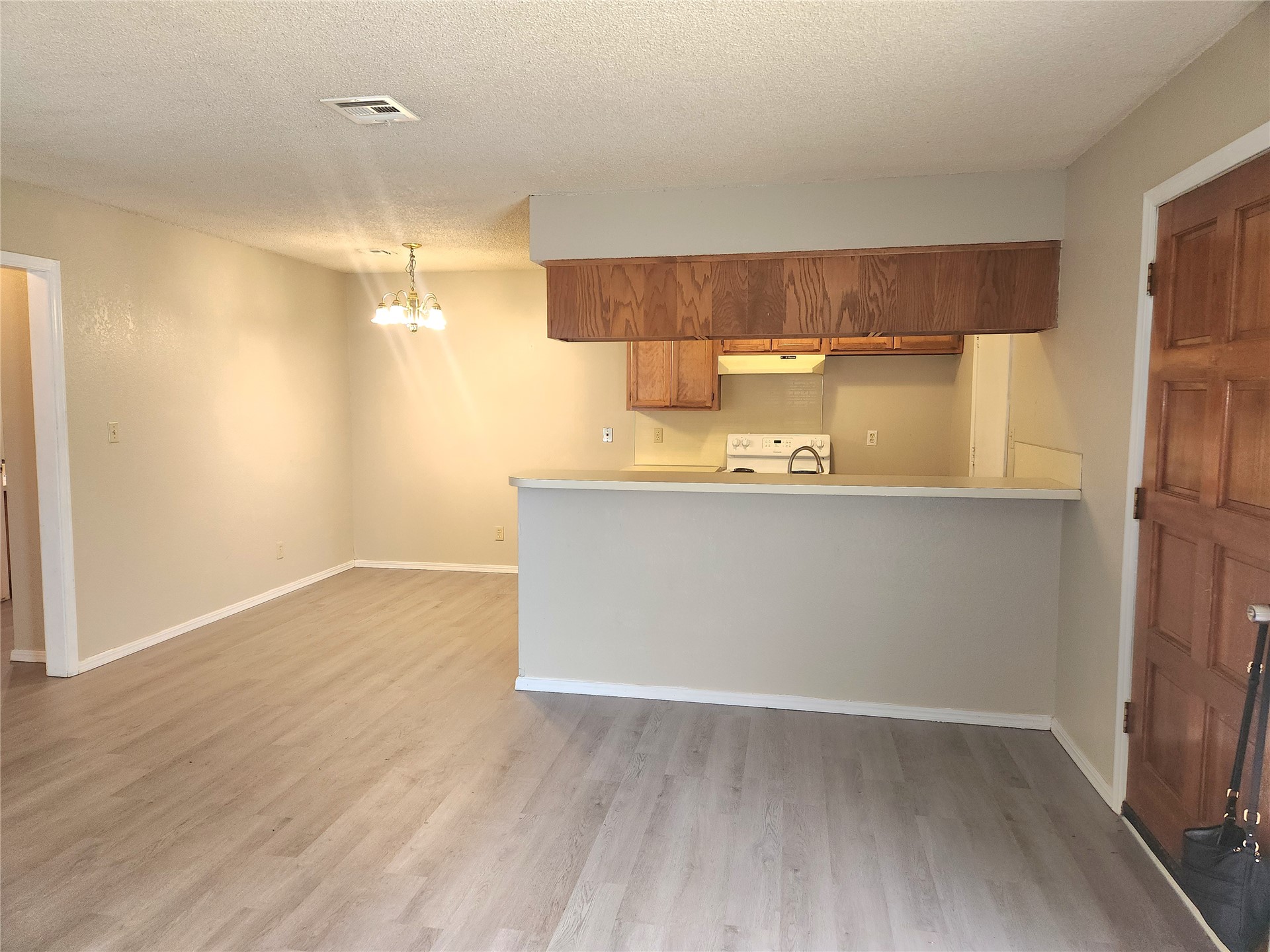 11125 E 17 Place Property Photo 6