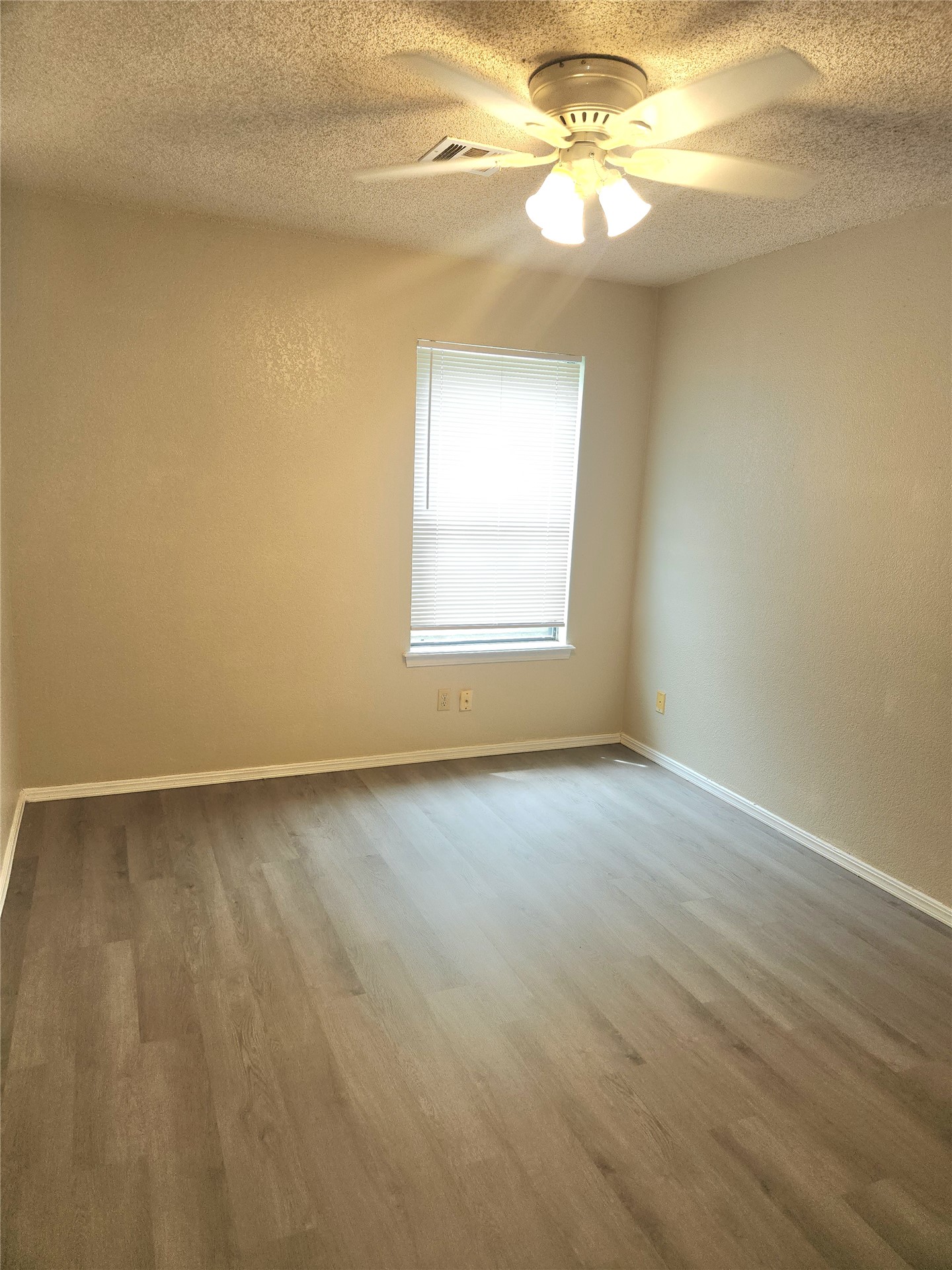 11125 E 17 Place Property Photo 8