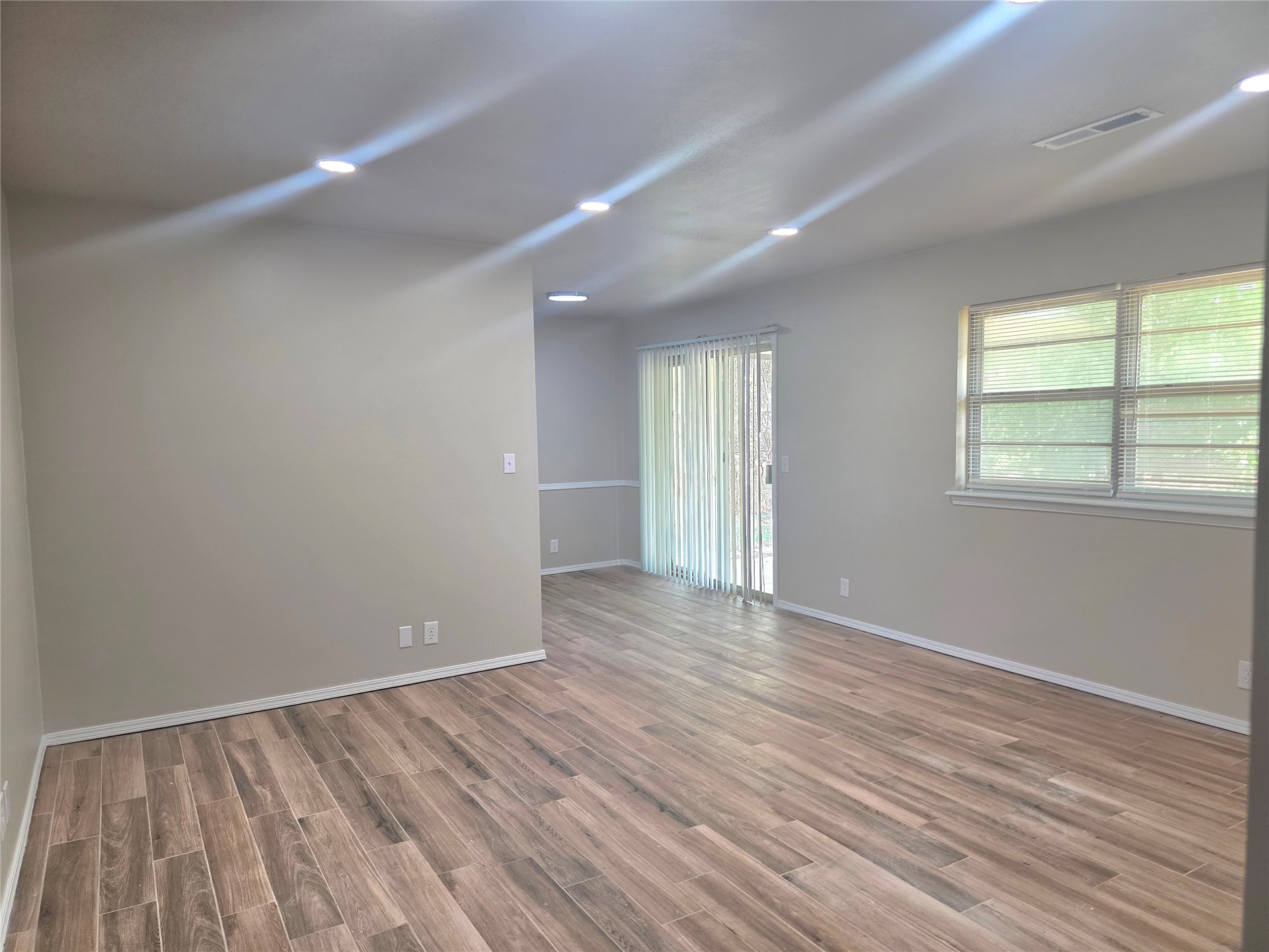 1331 S 124 Avenue E Property Photo 2