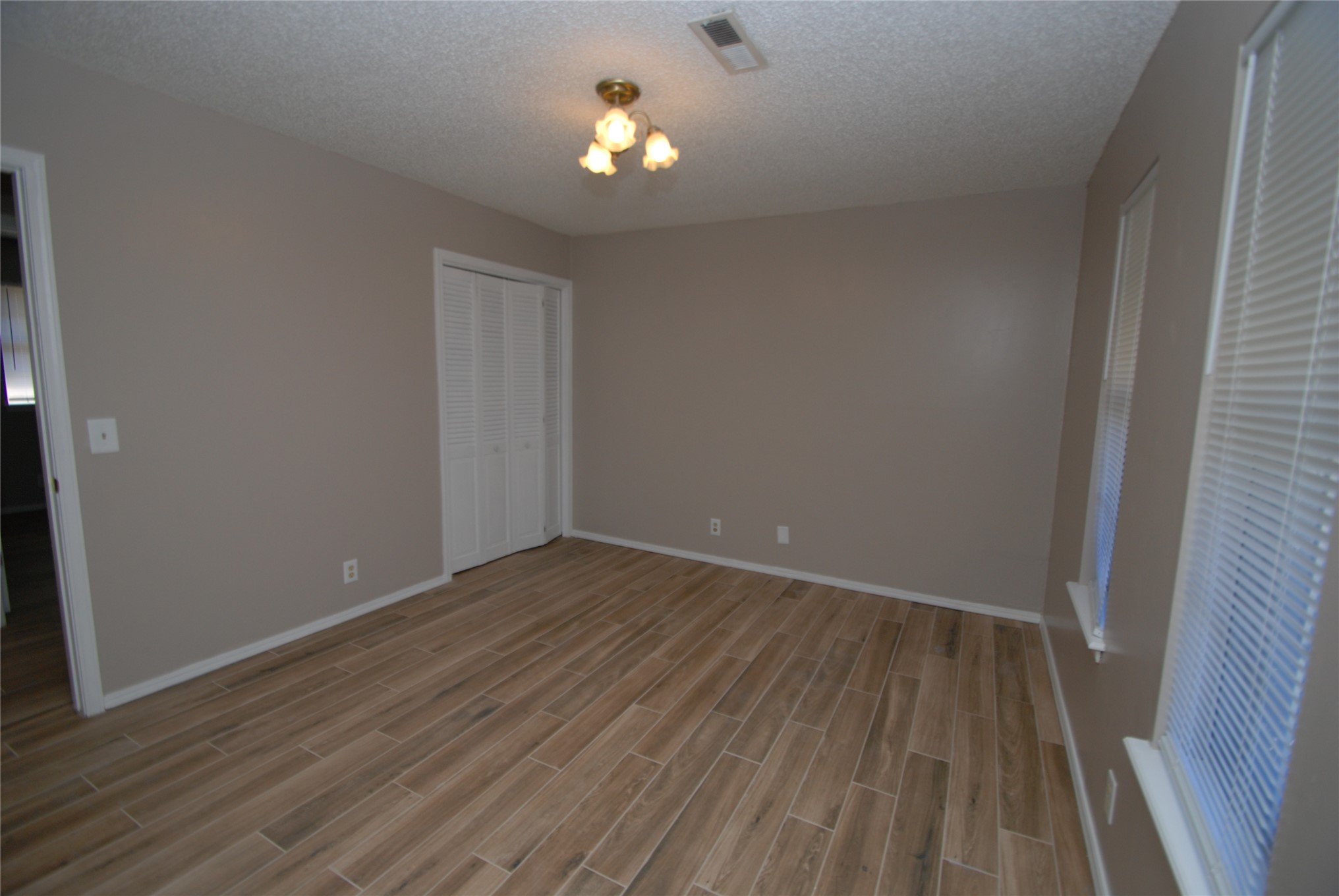 1331 S 124 Avenue E Property Photo 14