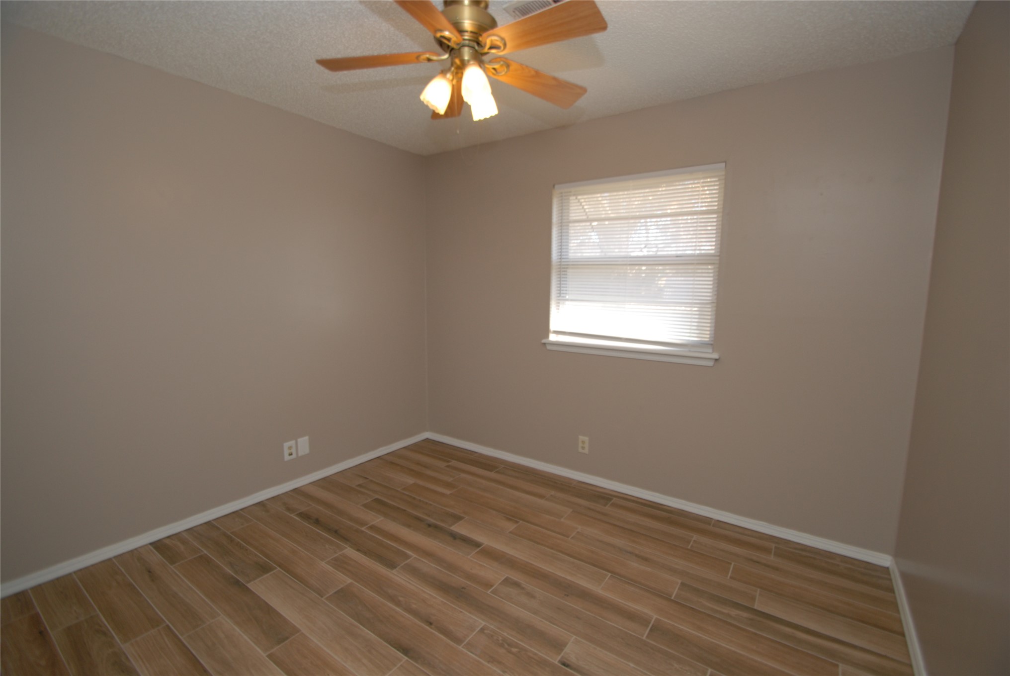 1331 S 124 Avenue E Property Photo 18
