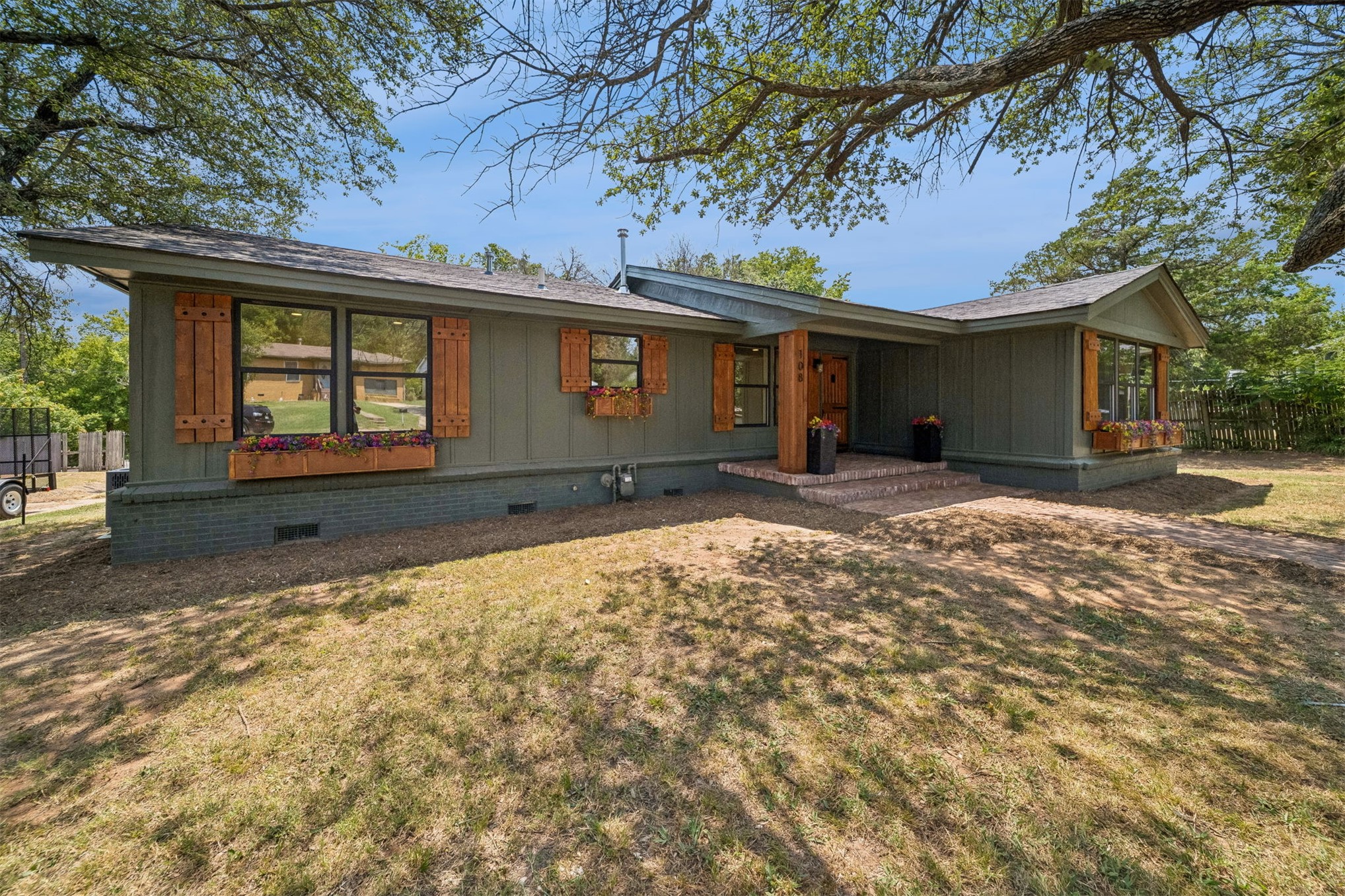 108 Highland Property Photo 3