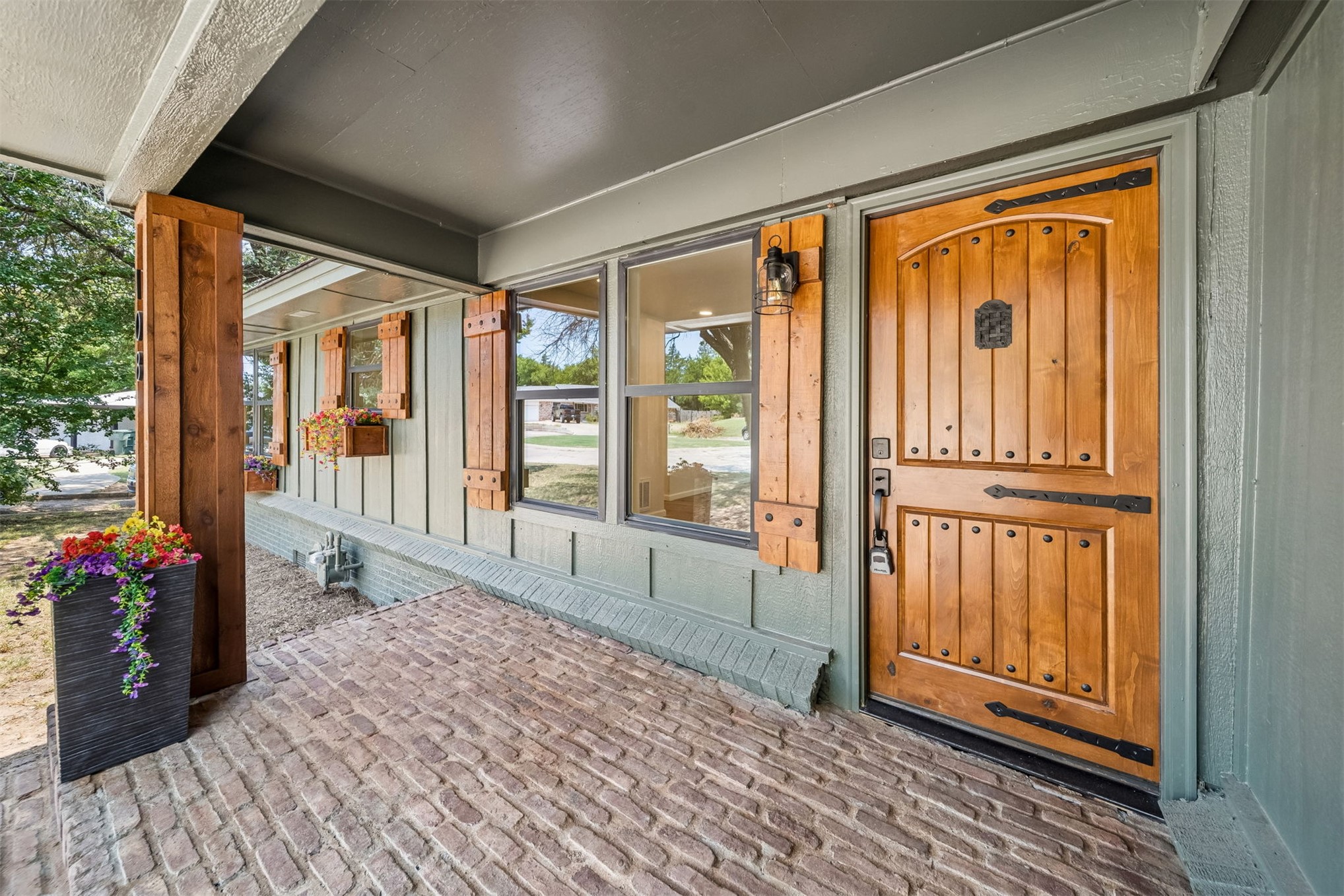 108 Highland Property Photo 4