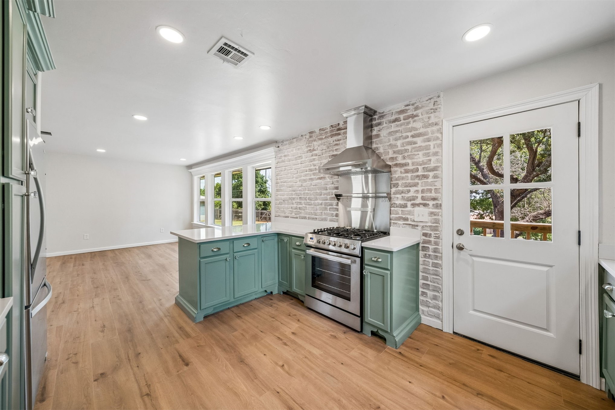 108 Highland Property Photo 11