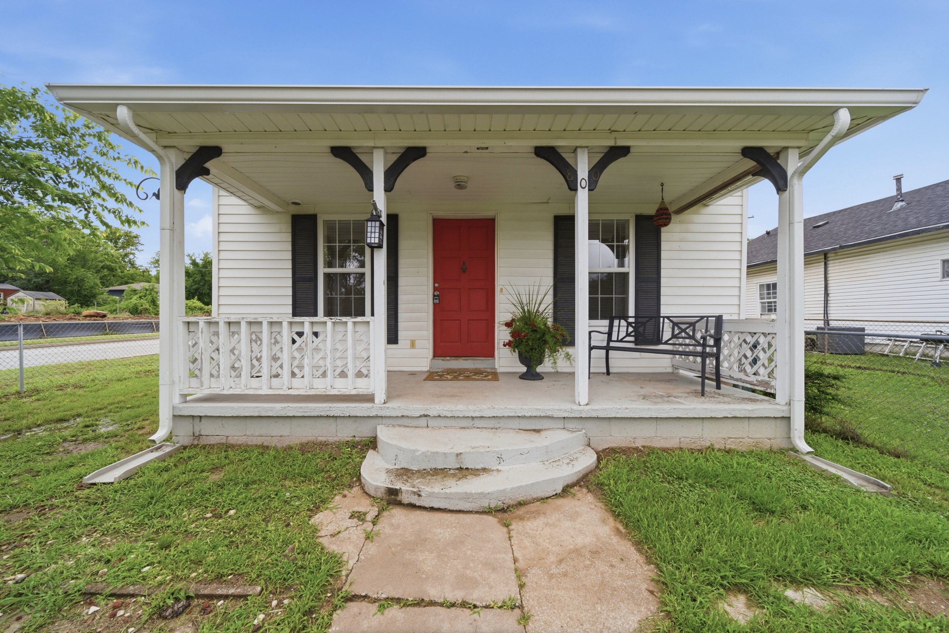 800 N Hodge Street Property Photo 4