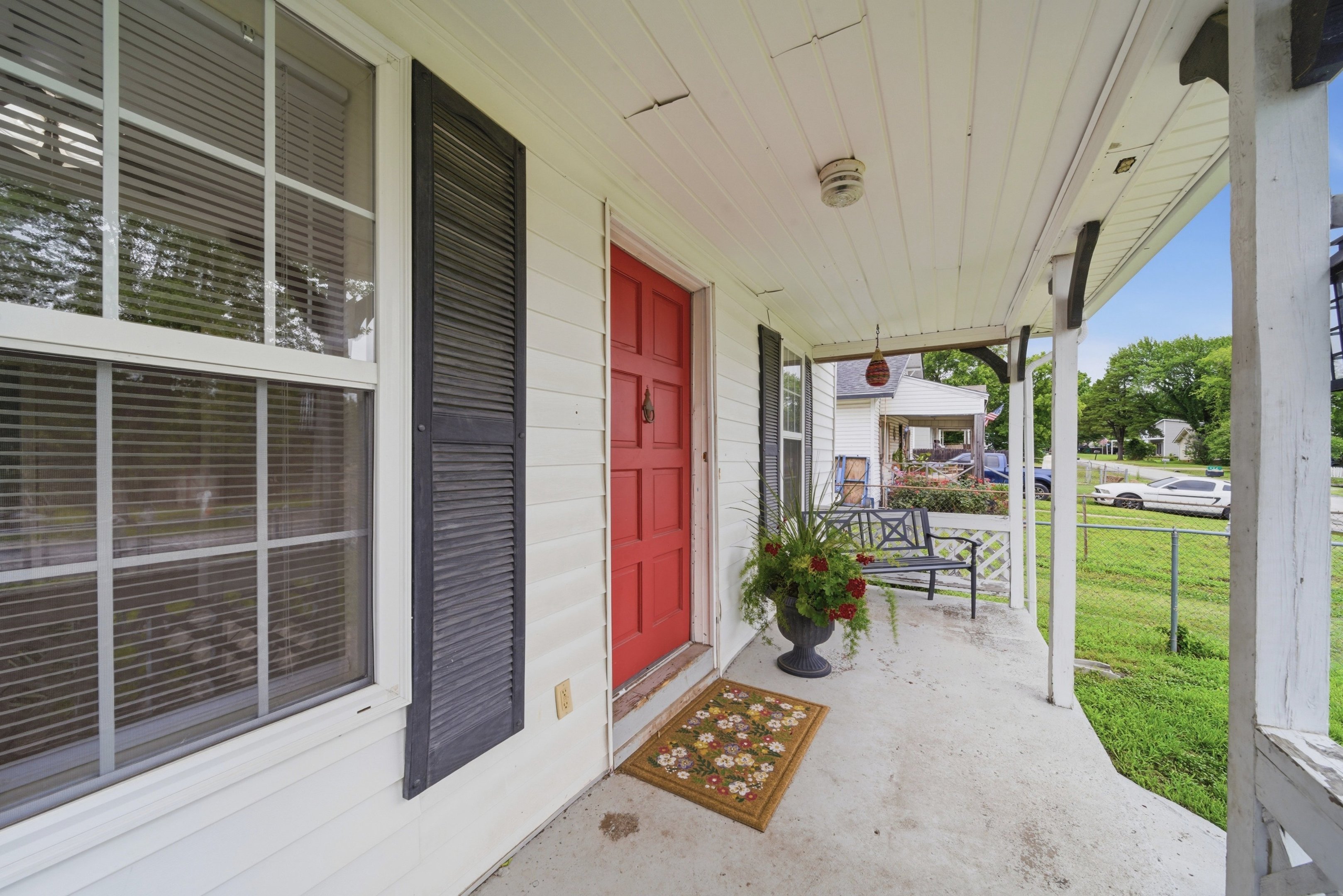 800 N Hodge Street Property Photo 5
