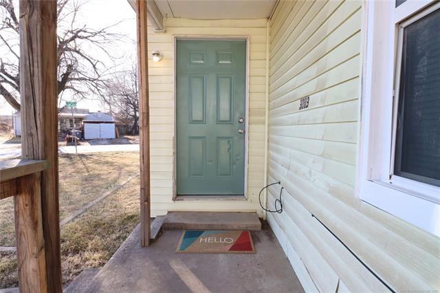 3203 E Oklahoma Place S Property Photo 2