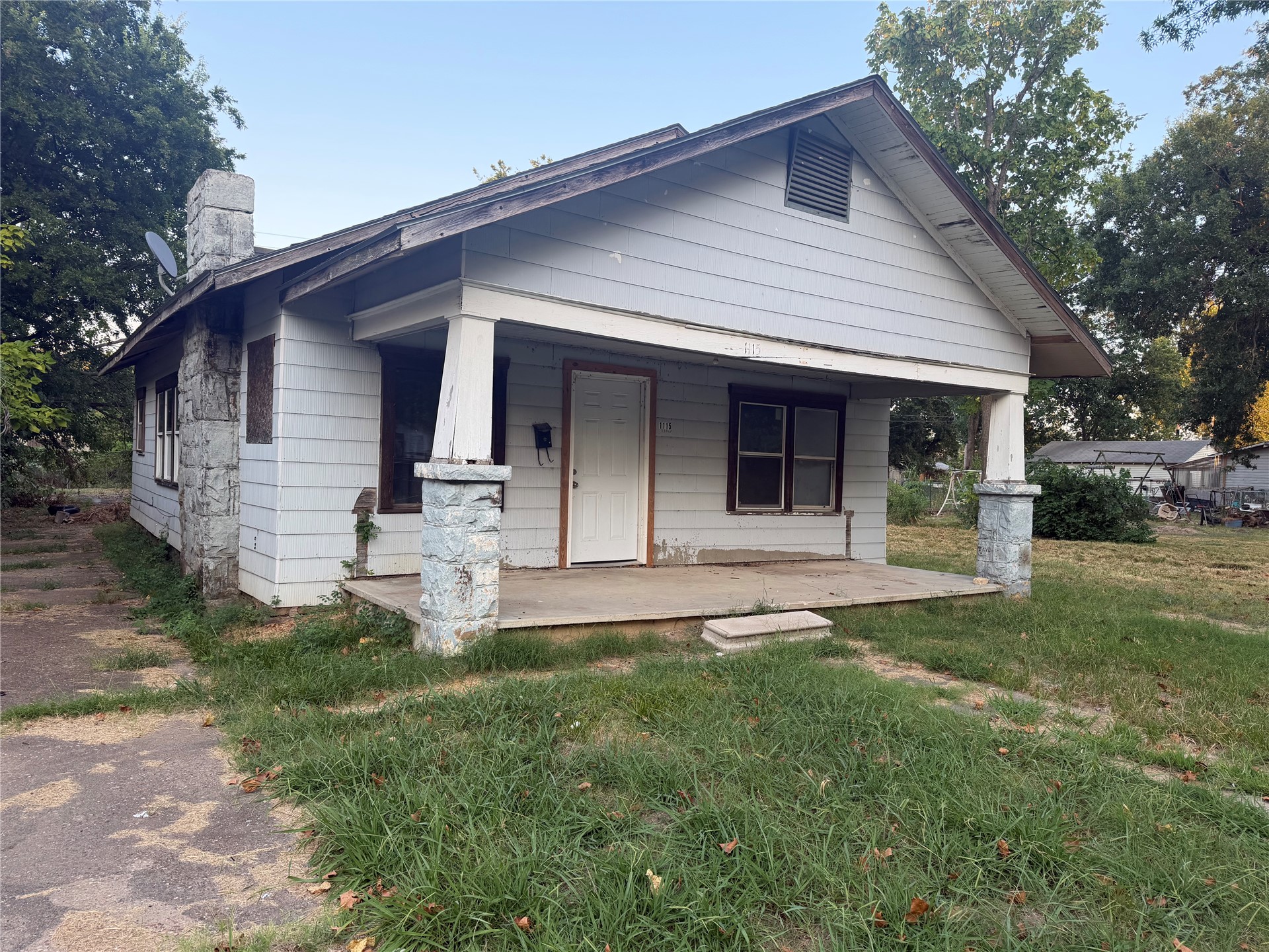 1115 N Alabama Avenue Property Photo 1