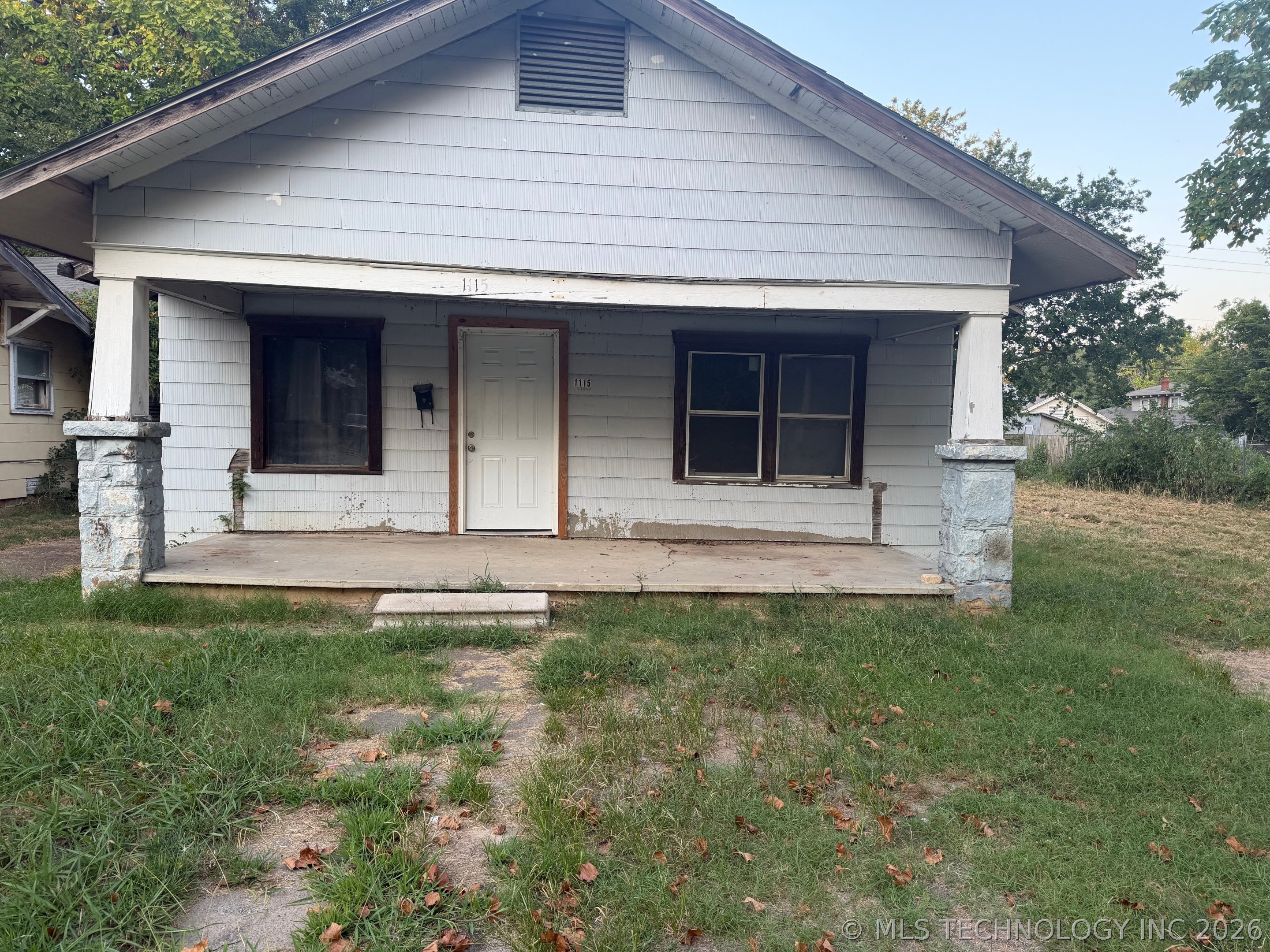 1115 N Alabama Avenue Property Photo 2