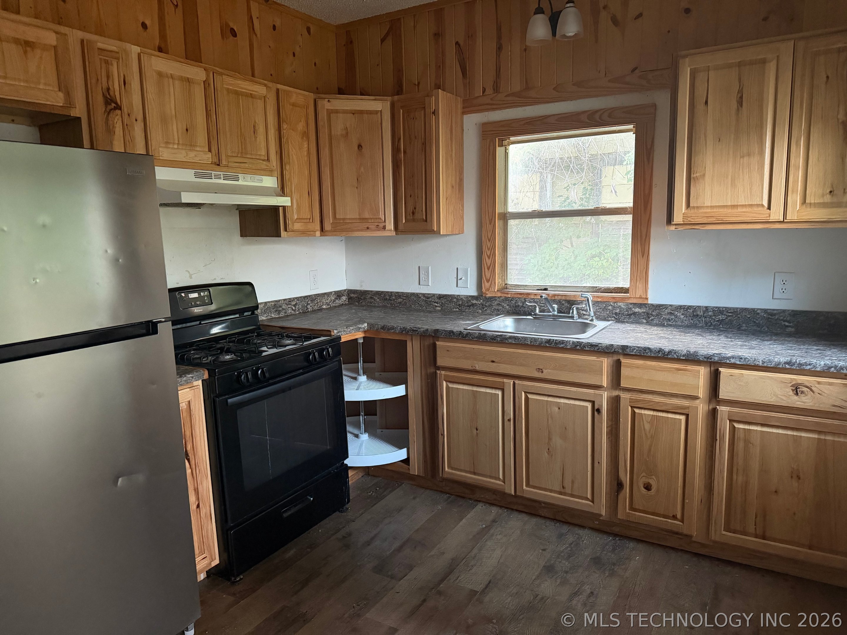 1115 N Alabama Avenue Property Photo 5