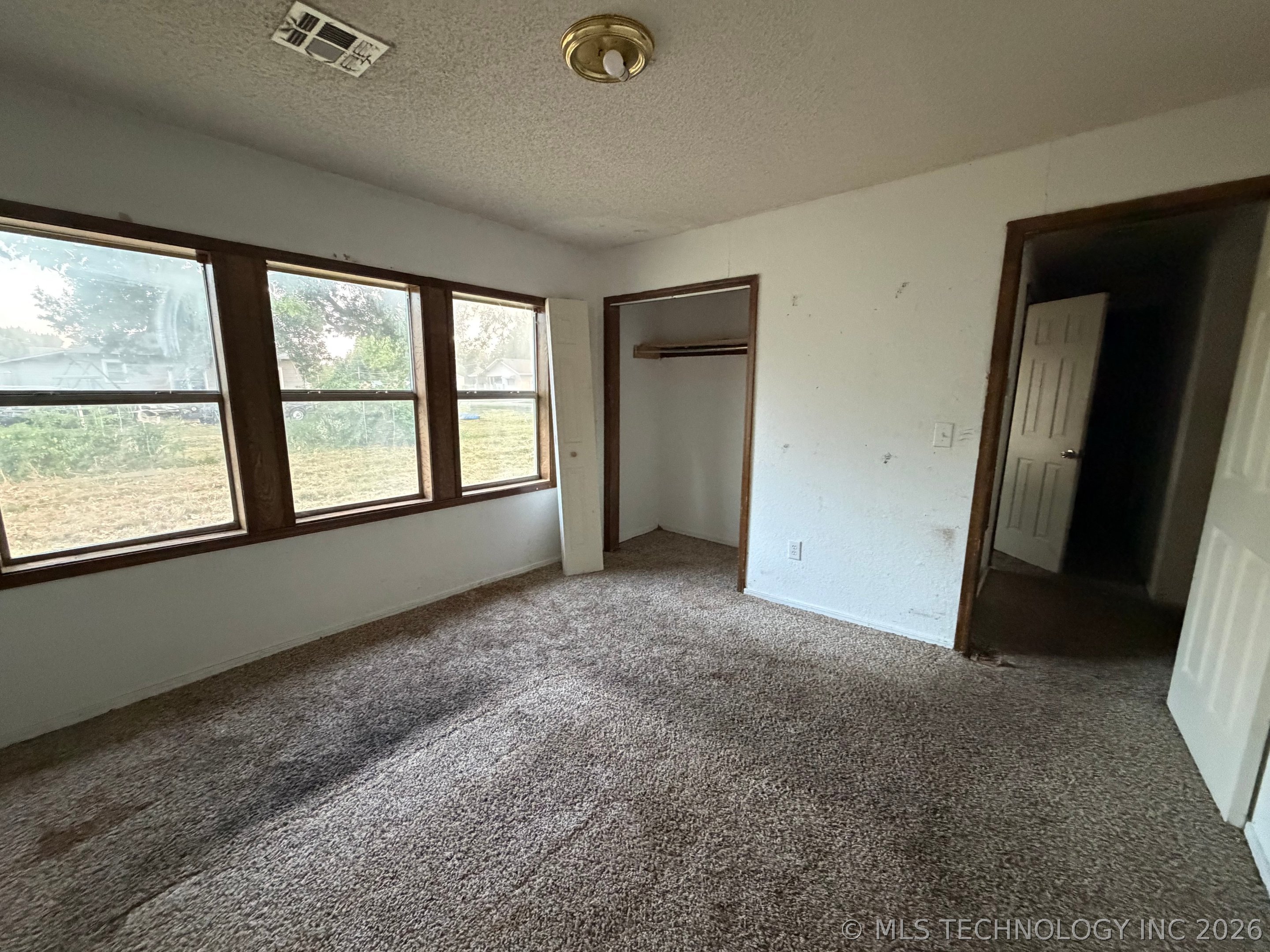 1115 N Alabama Avenue Property Photo 7