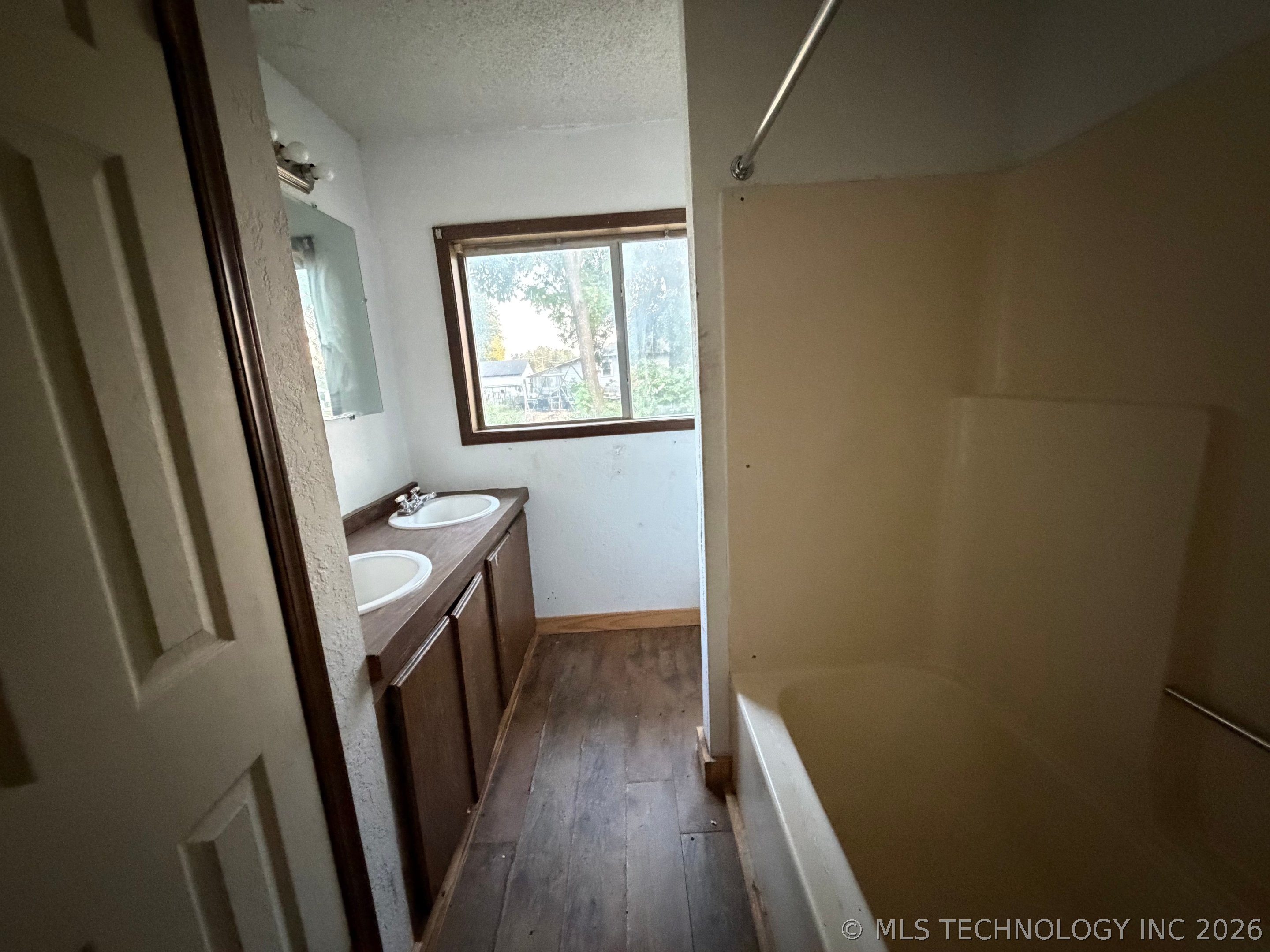 1115 N Alabama Avenue Property Photo 8