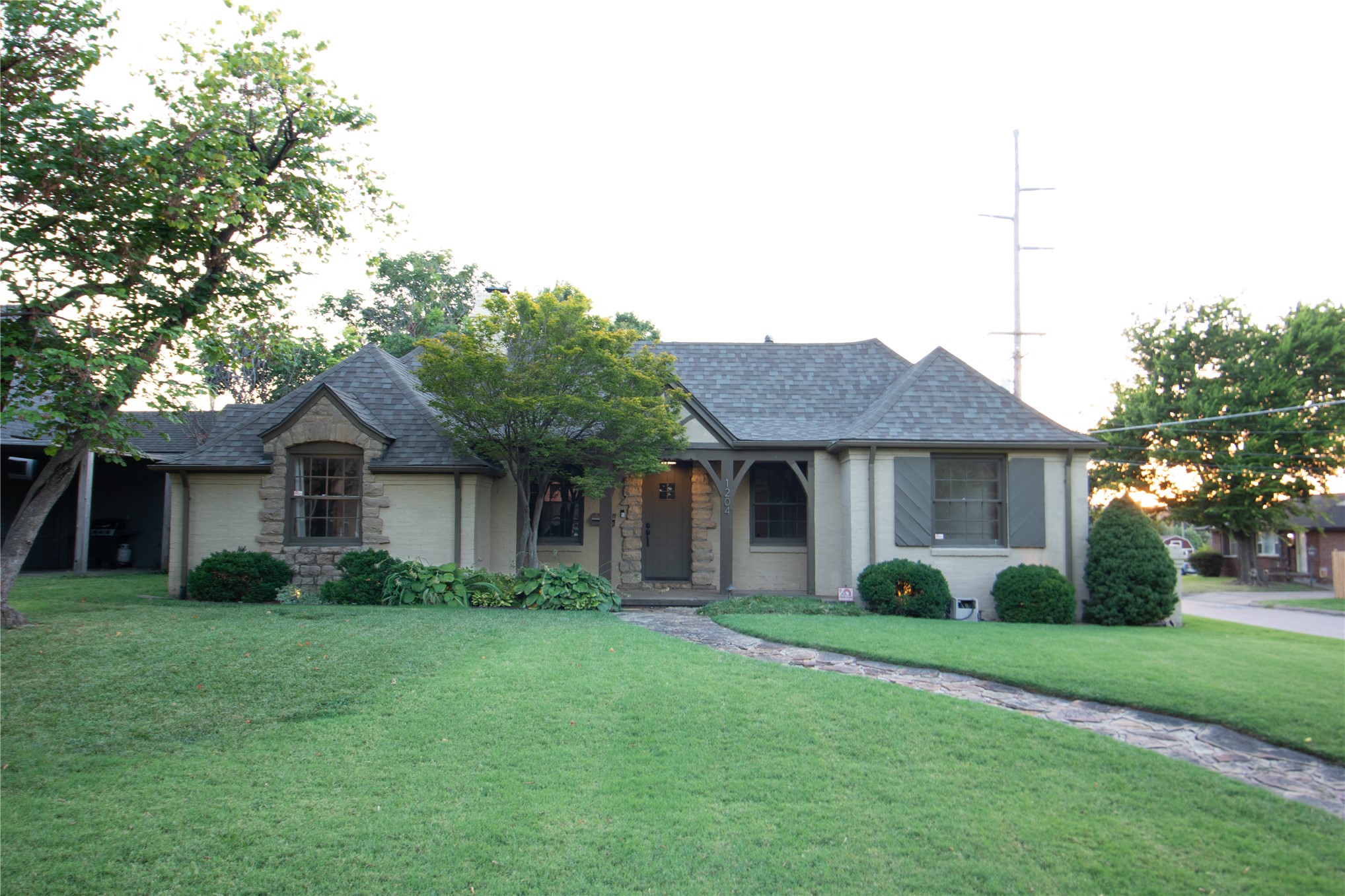1204 S Evanston Avenue S Property Photo 1