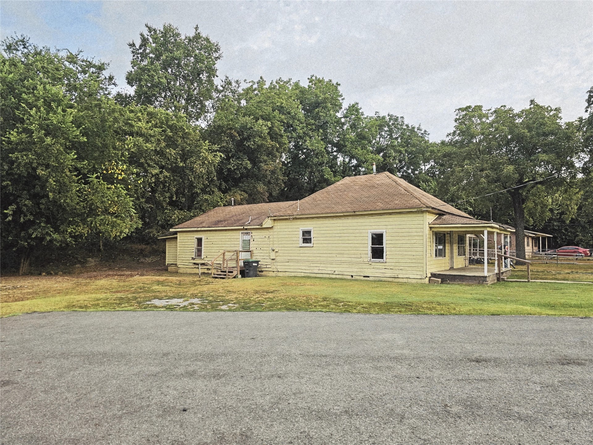310 Wilson Avenue Property Photo 3