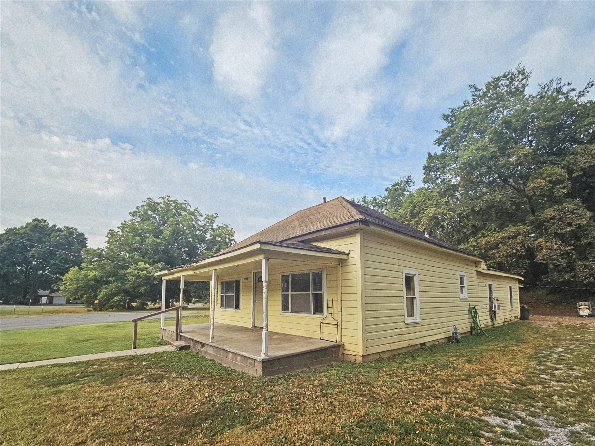 310 Wilson Avenue Property Photo 4