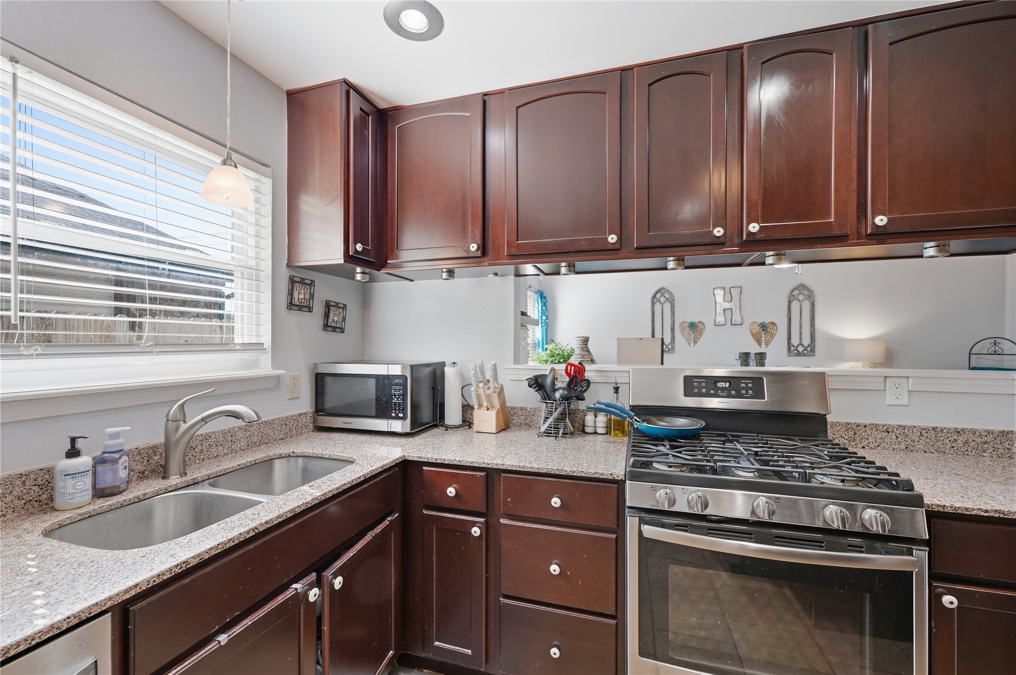 1270 E 140th Place Property Photo 12