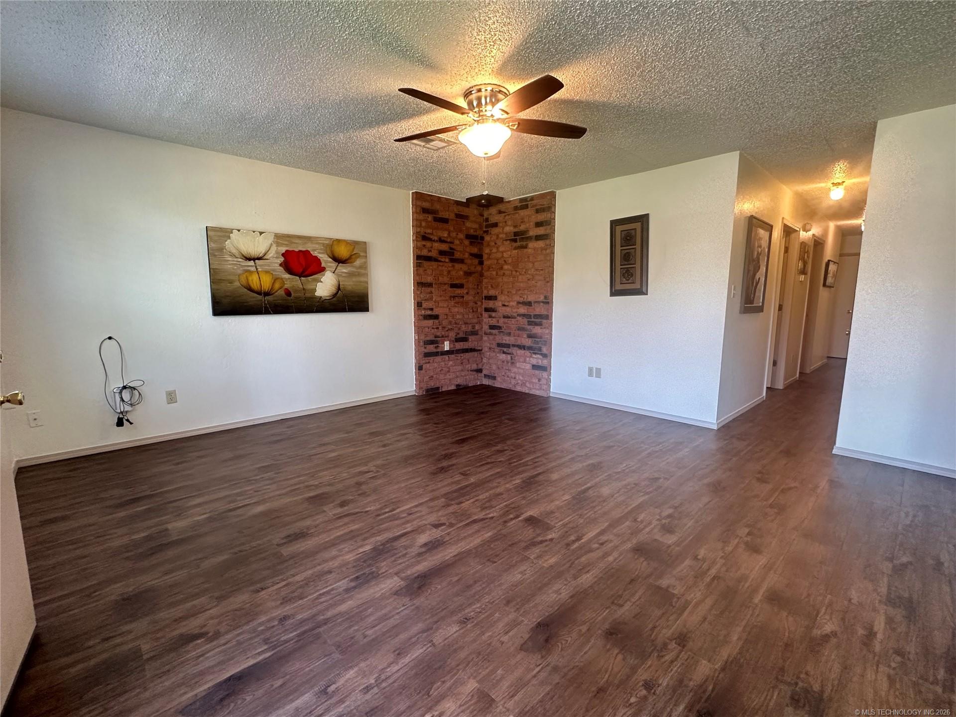 507 S 2nd Street Property Photo 6