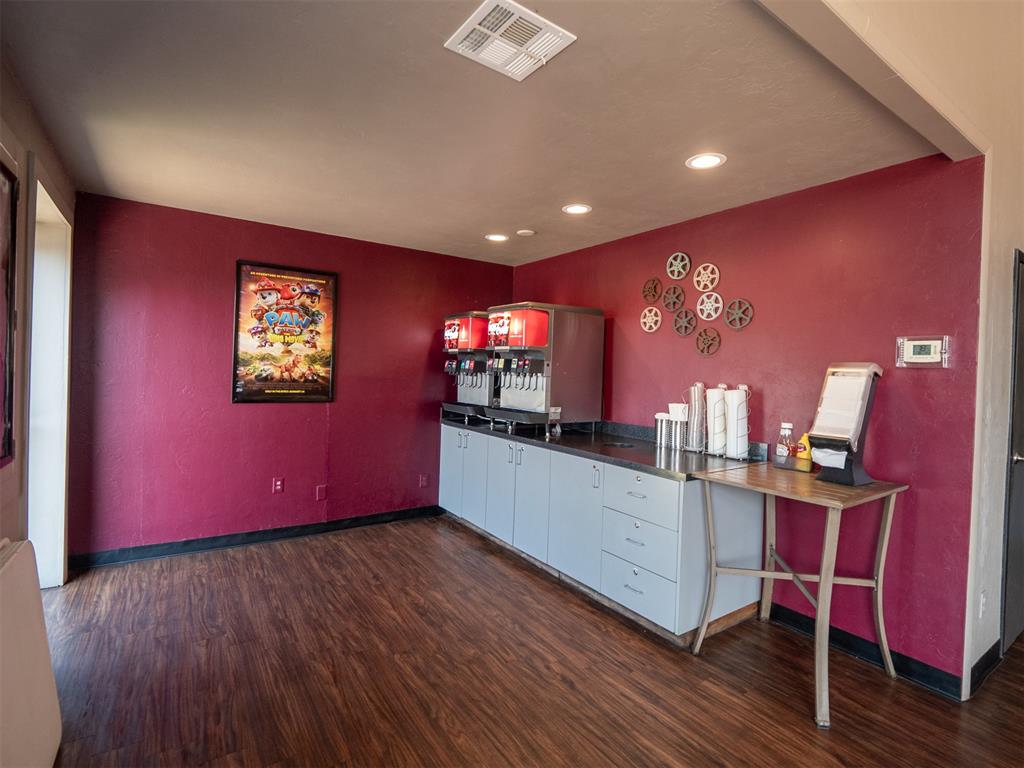 1110 E Strother Avenue Property Photo 25