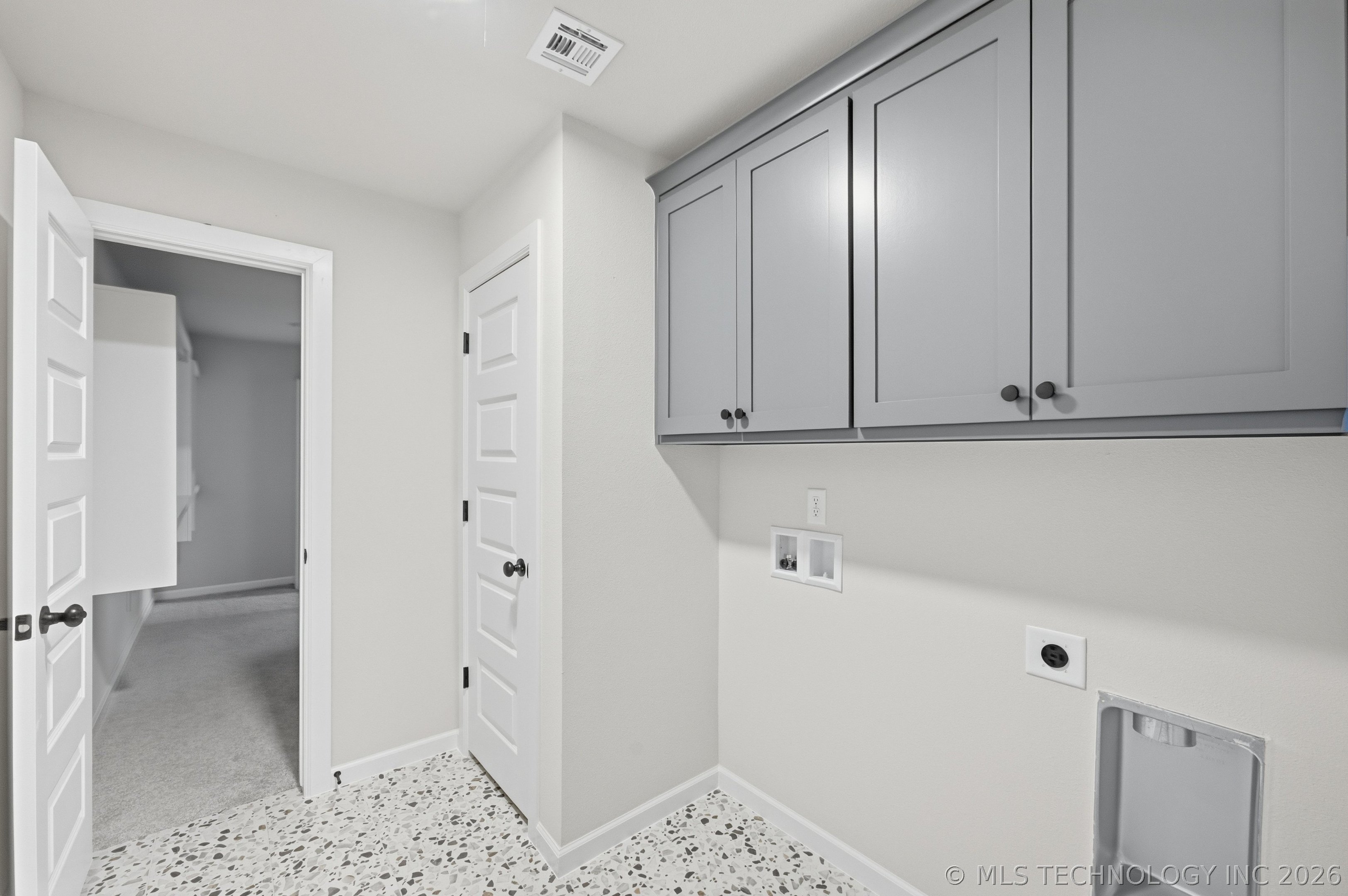 10698 S 226th East Avenue Property Photo 27