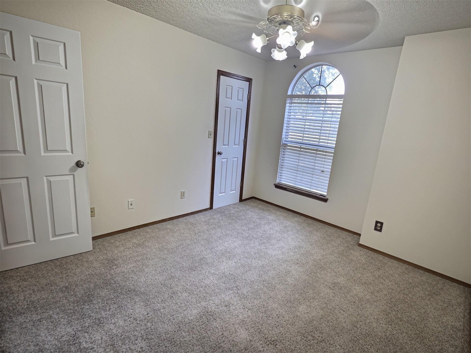 10916 E 118th Court North Property Photo 13