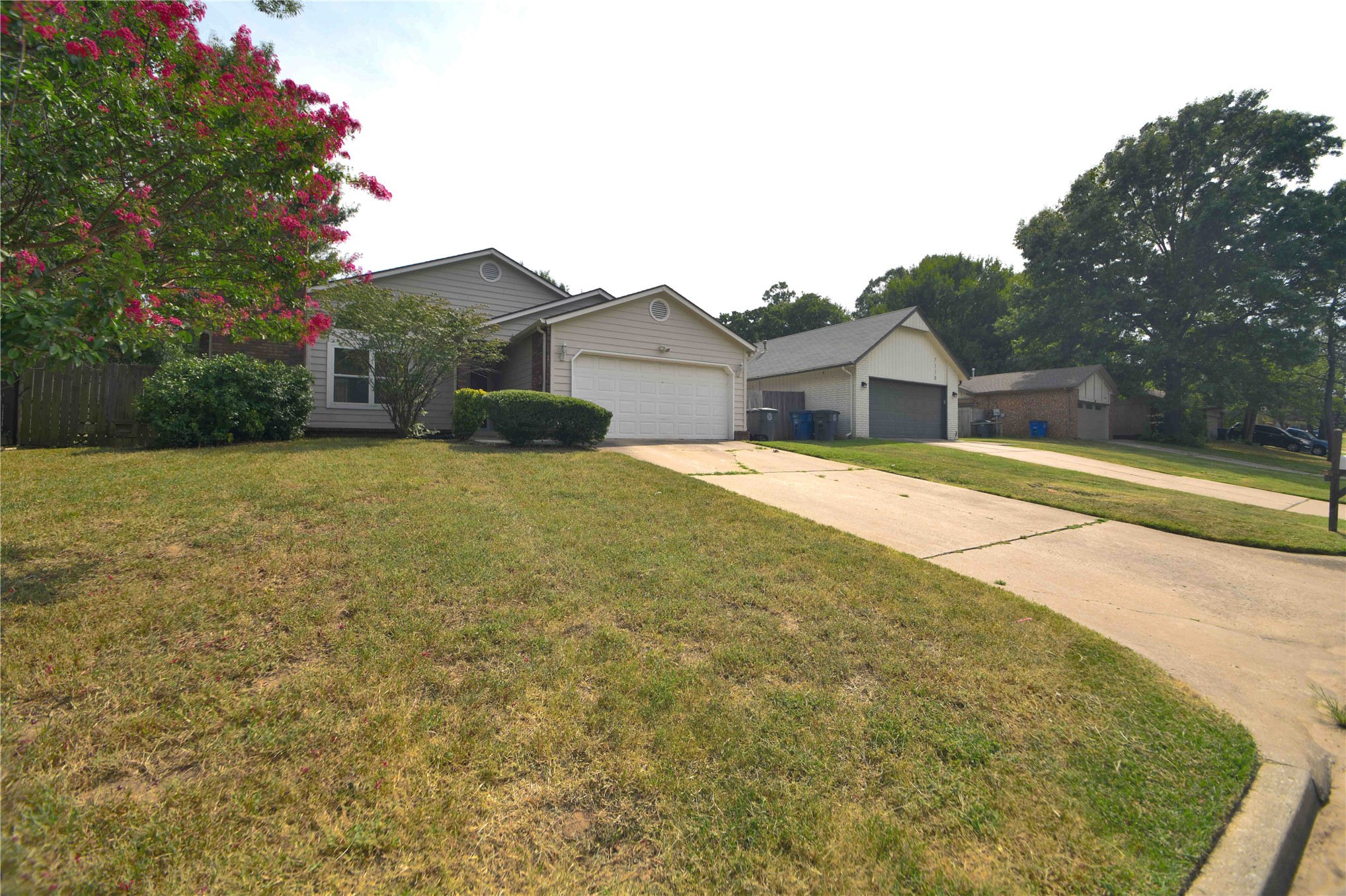 7114 E 98th Street Property Photo 2