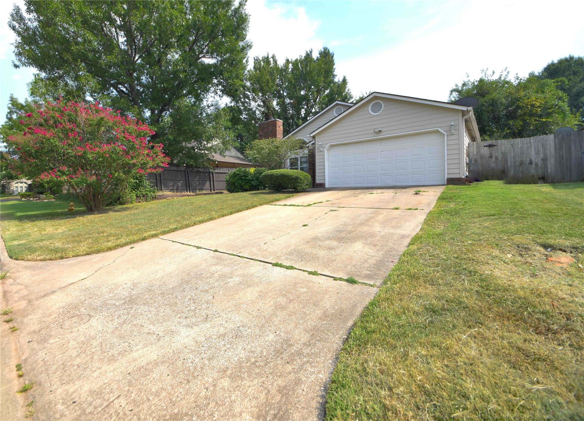 7114 E 98th Street Property Photo 3