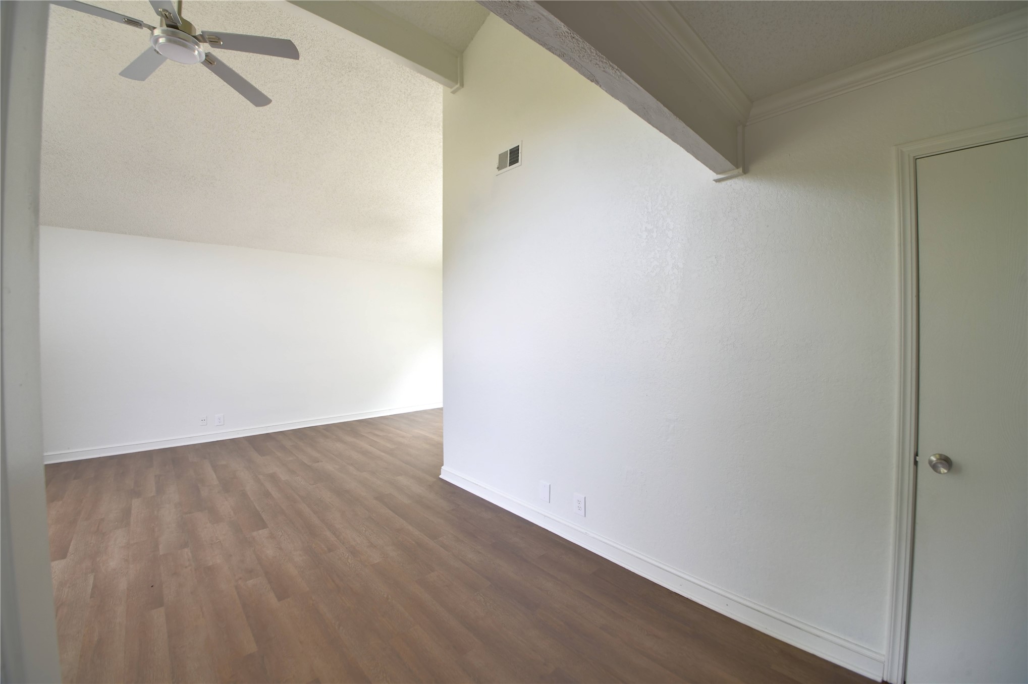 7114 E 98th Street Property Photo 4