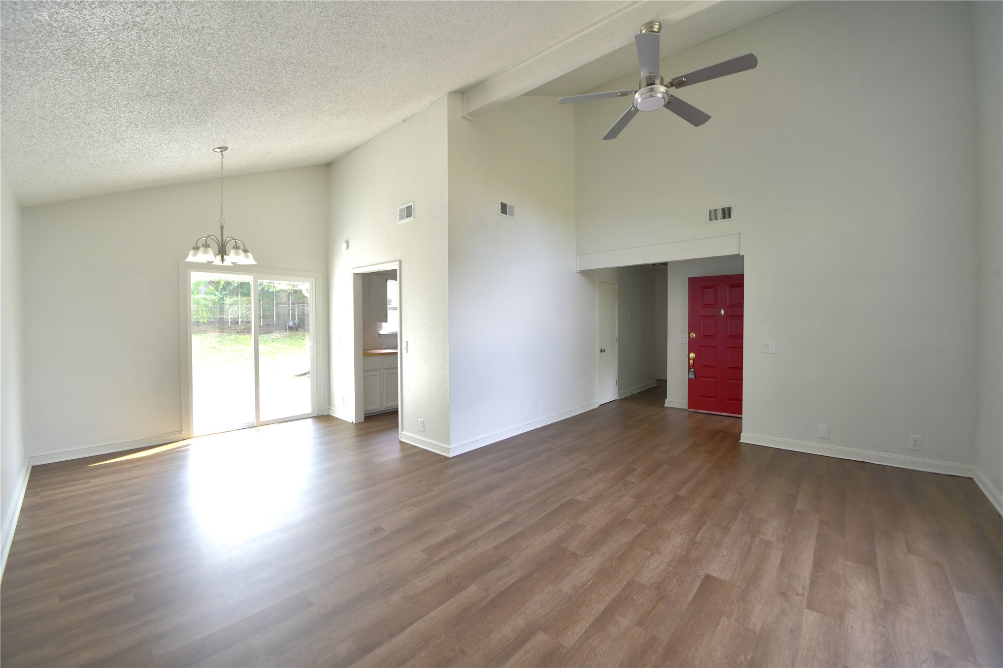 7114 E 98th Street Property Photo 6