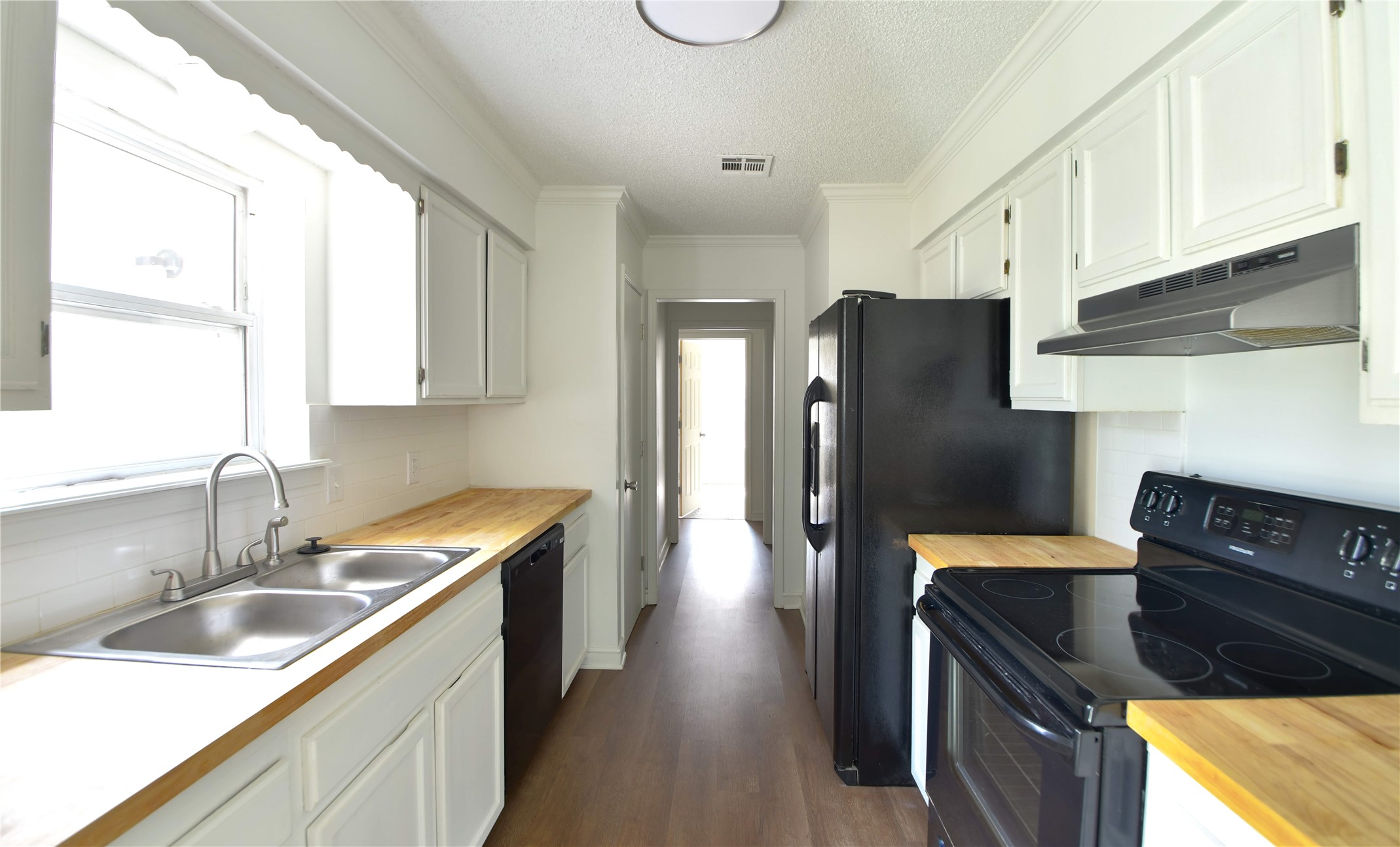 7114 E 98th Street Property Photo 8