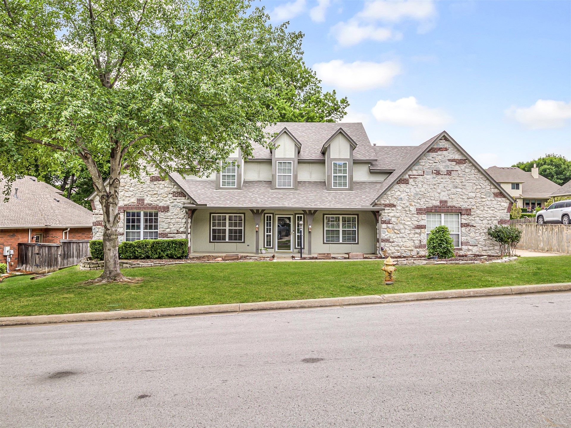 12512 18th Circle E Property Photo 3