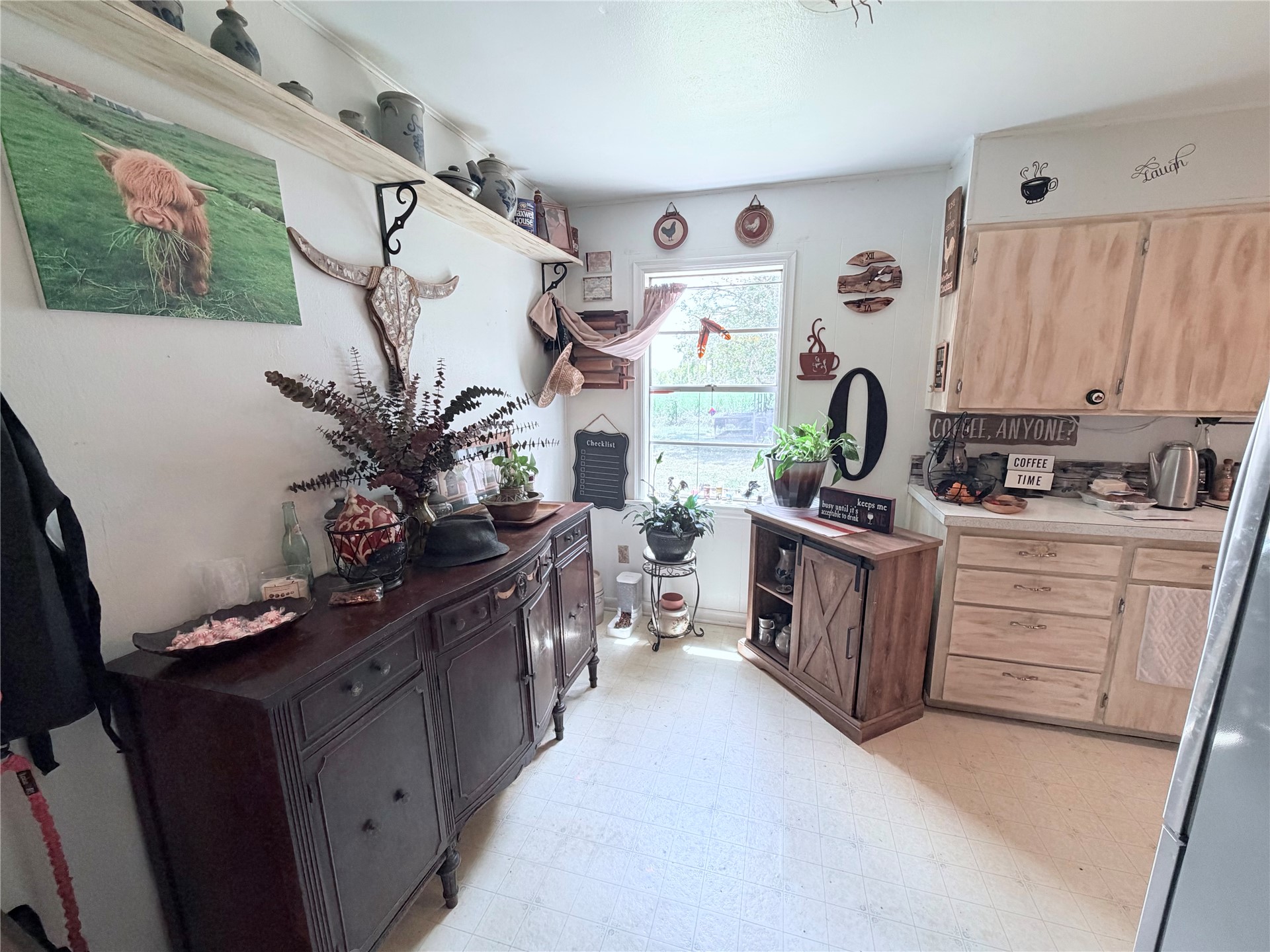 617 W 7th Street Property Photo 8