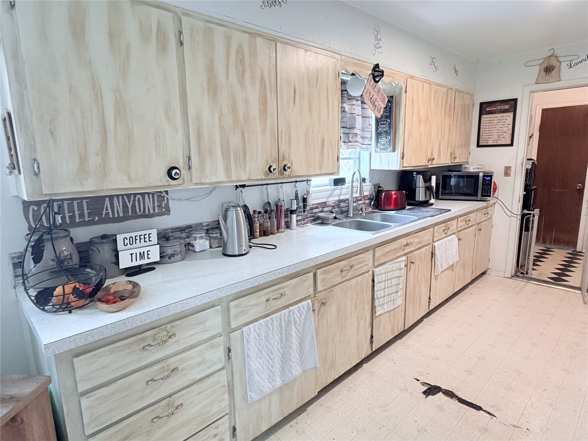 617 W 7th Street Property Photo 10