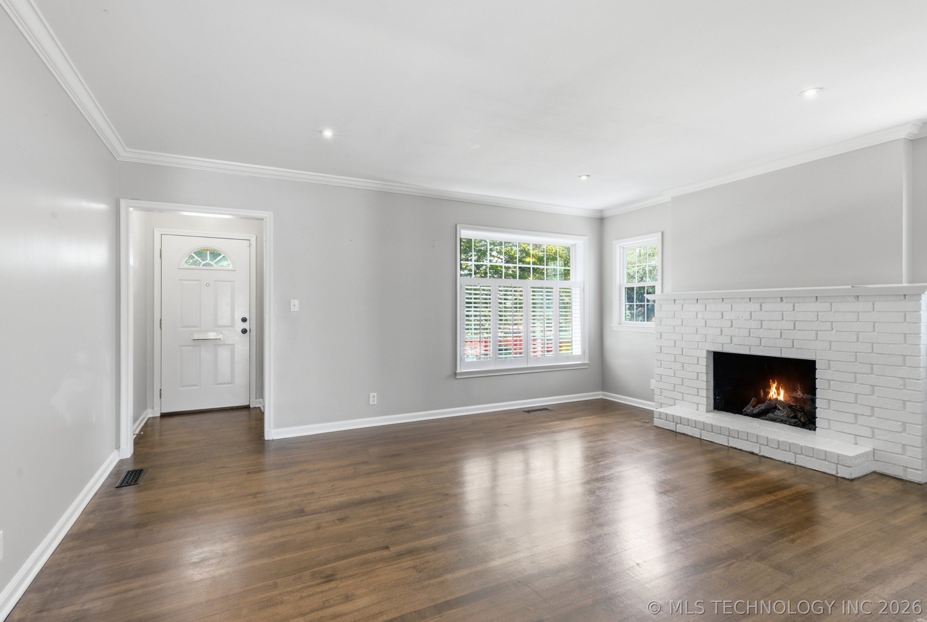 2611 E 18th Street Property Photo 4